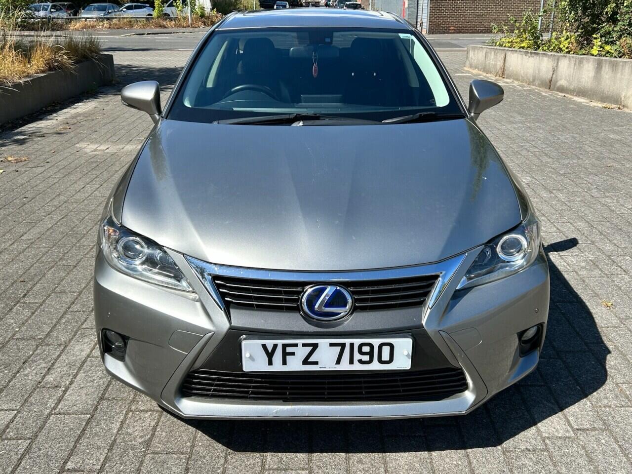 Lexus CT view 7