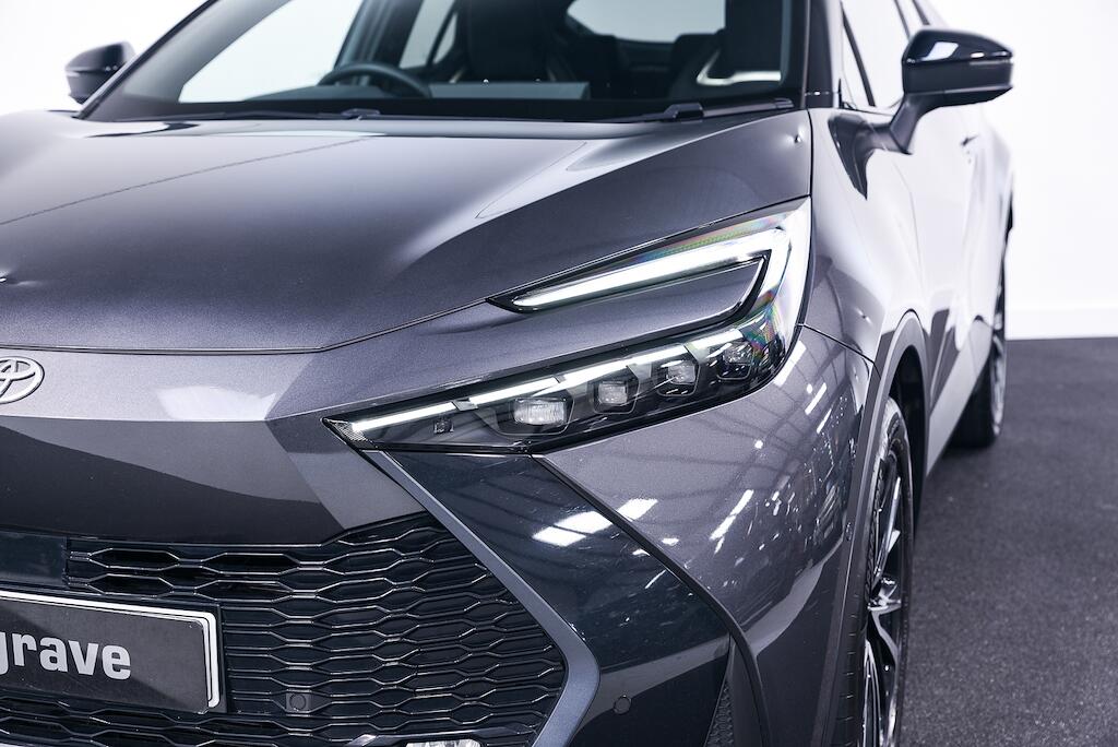 Toyota C-HR view 8