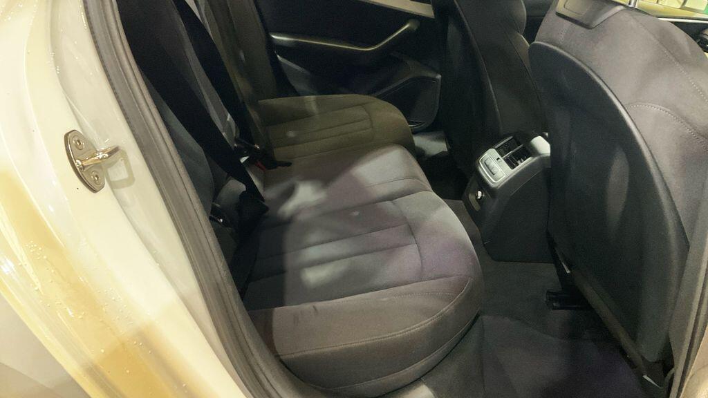 Audi A4 view 12