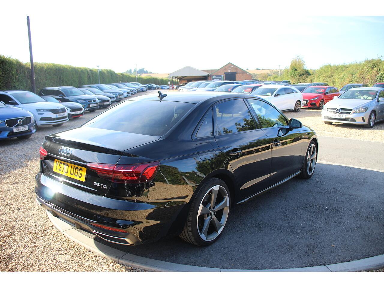 Audi A4 view 11