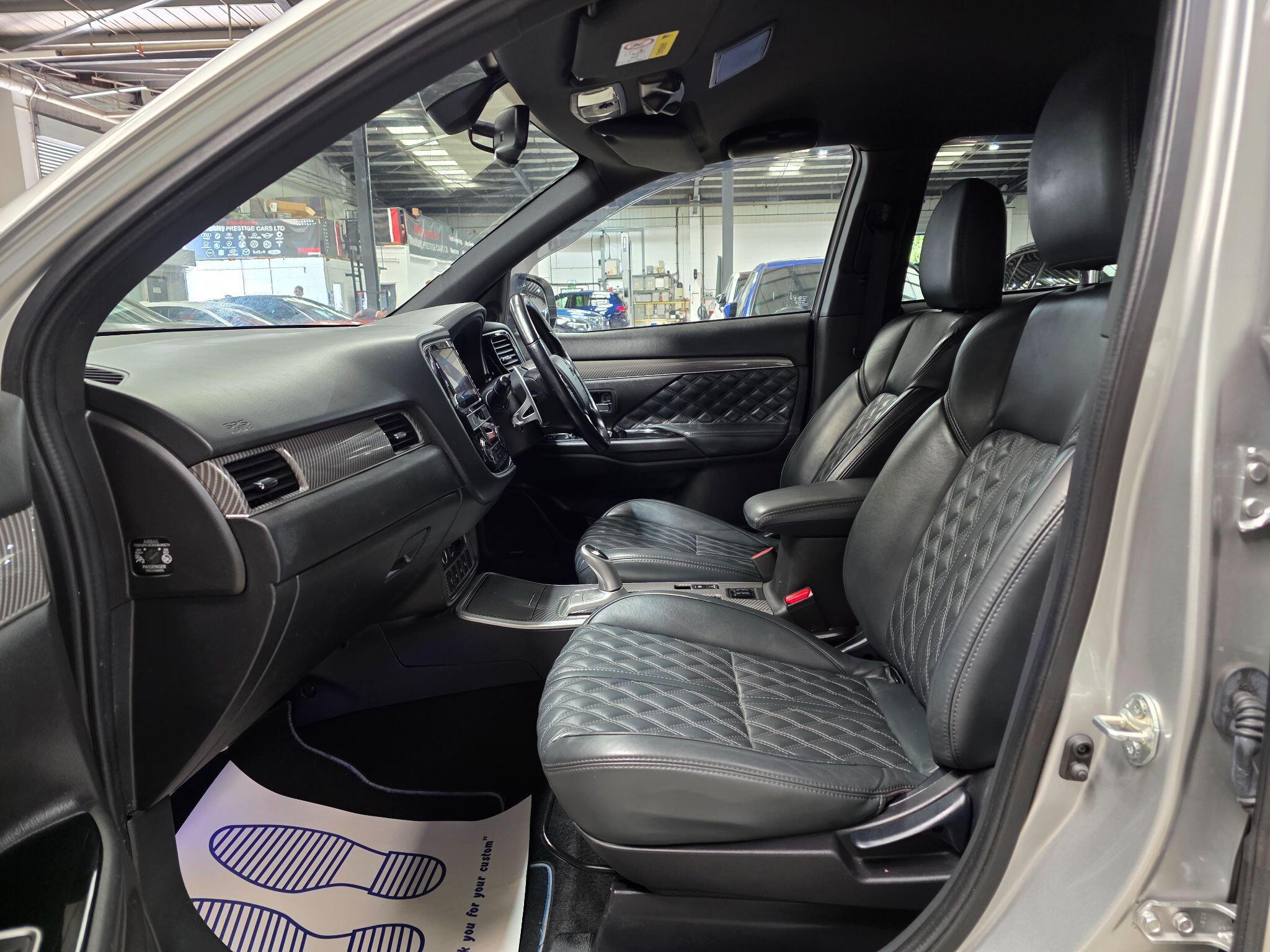 Mitsubishi Outlander view 27