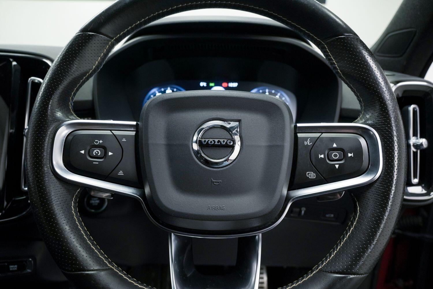 Volvo XC40 view 23