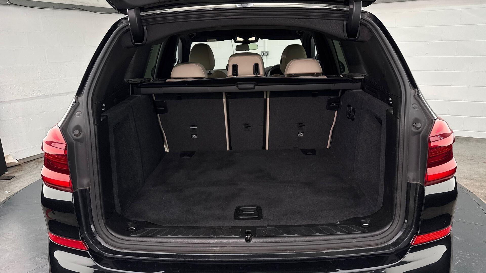 BMW X3 view 13