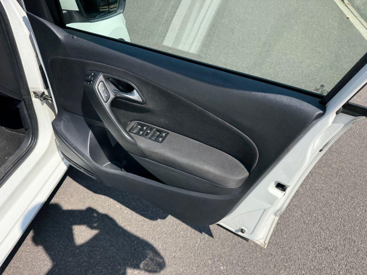 Volkswagen Polo view 31
