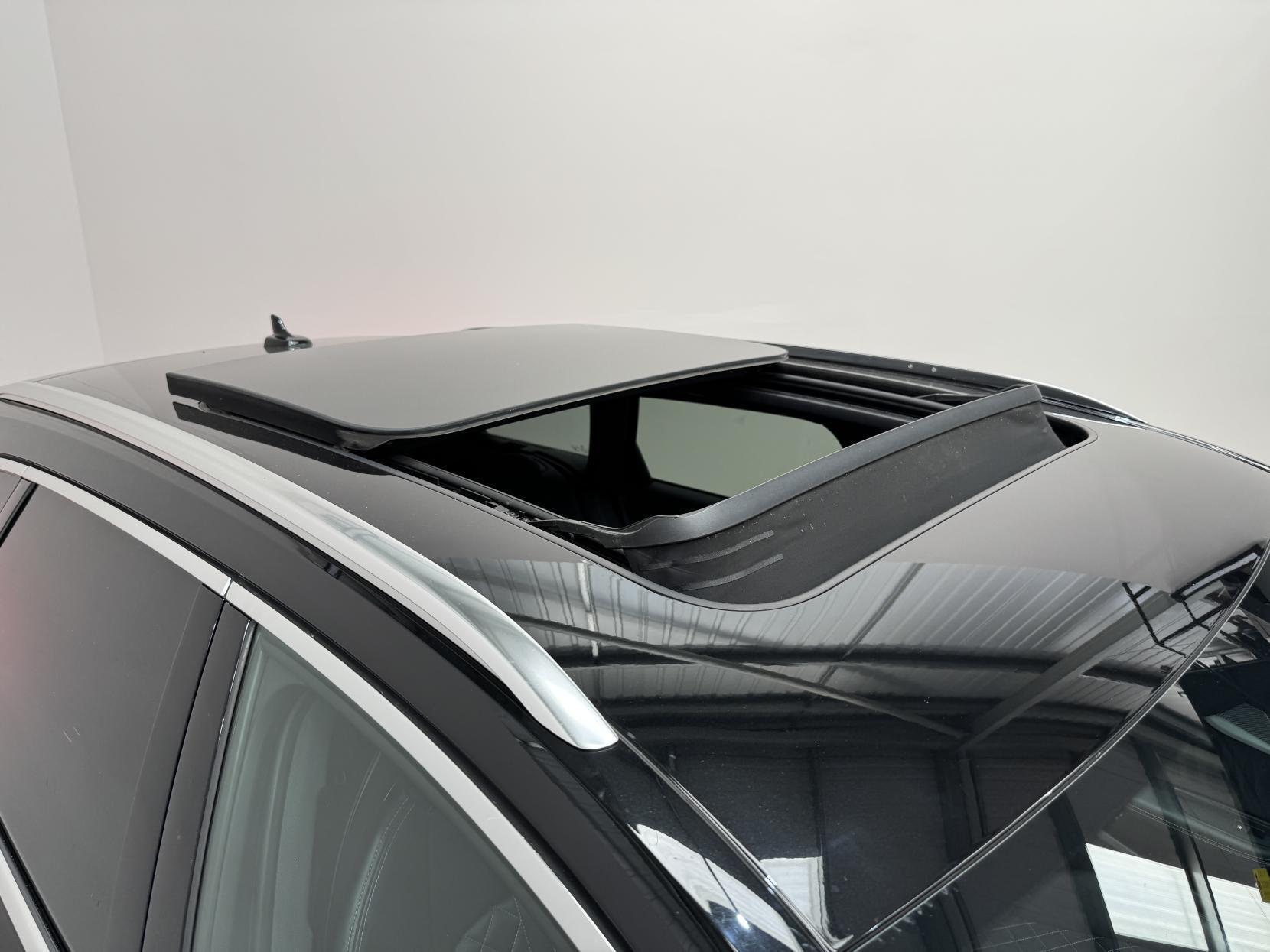 Audi S4 Avant view 3