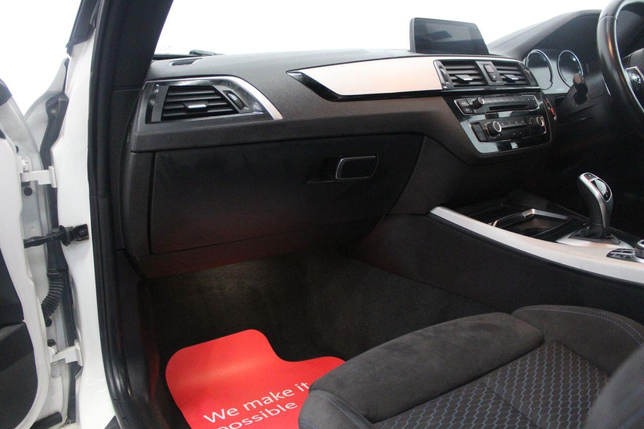 BMW 2 Series view 27