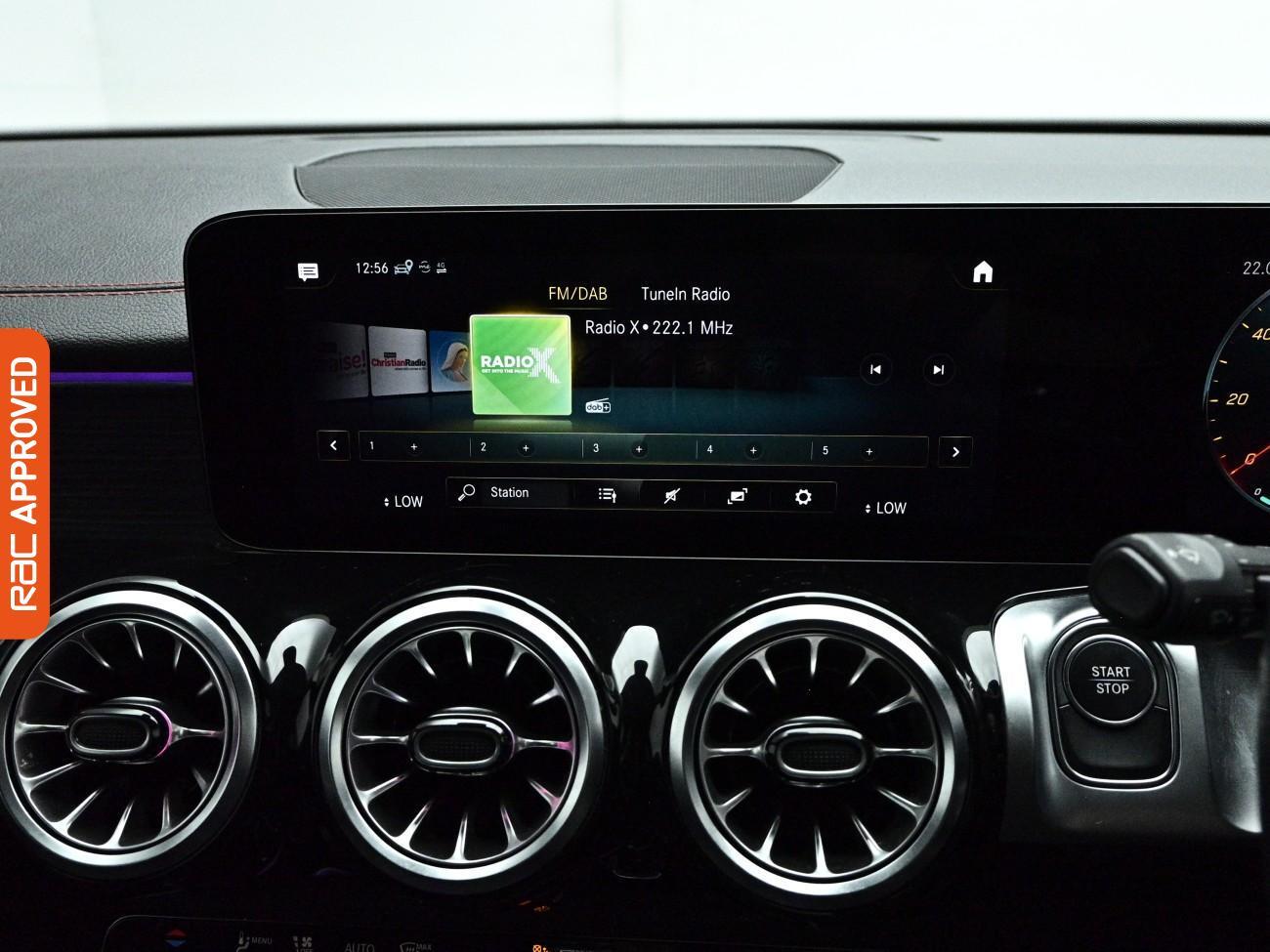 Mercedes-Benz Eqb view 15