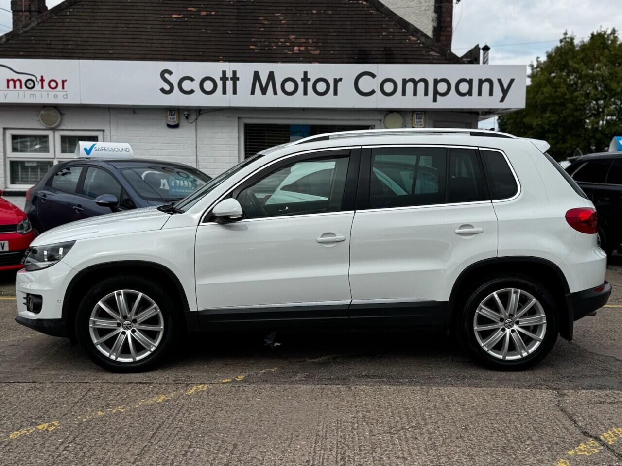 Volkswagen Tiguan view 8