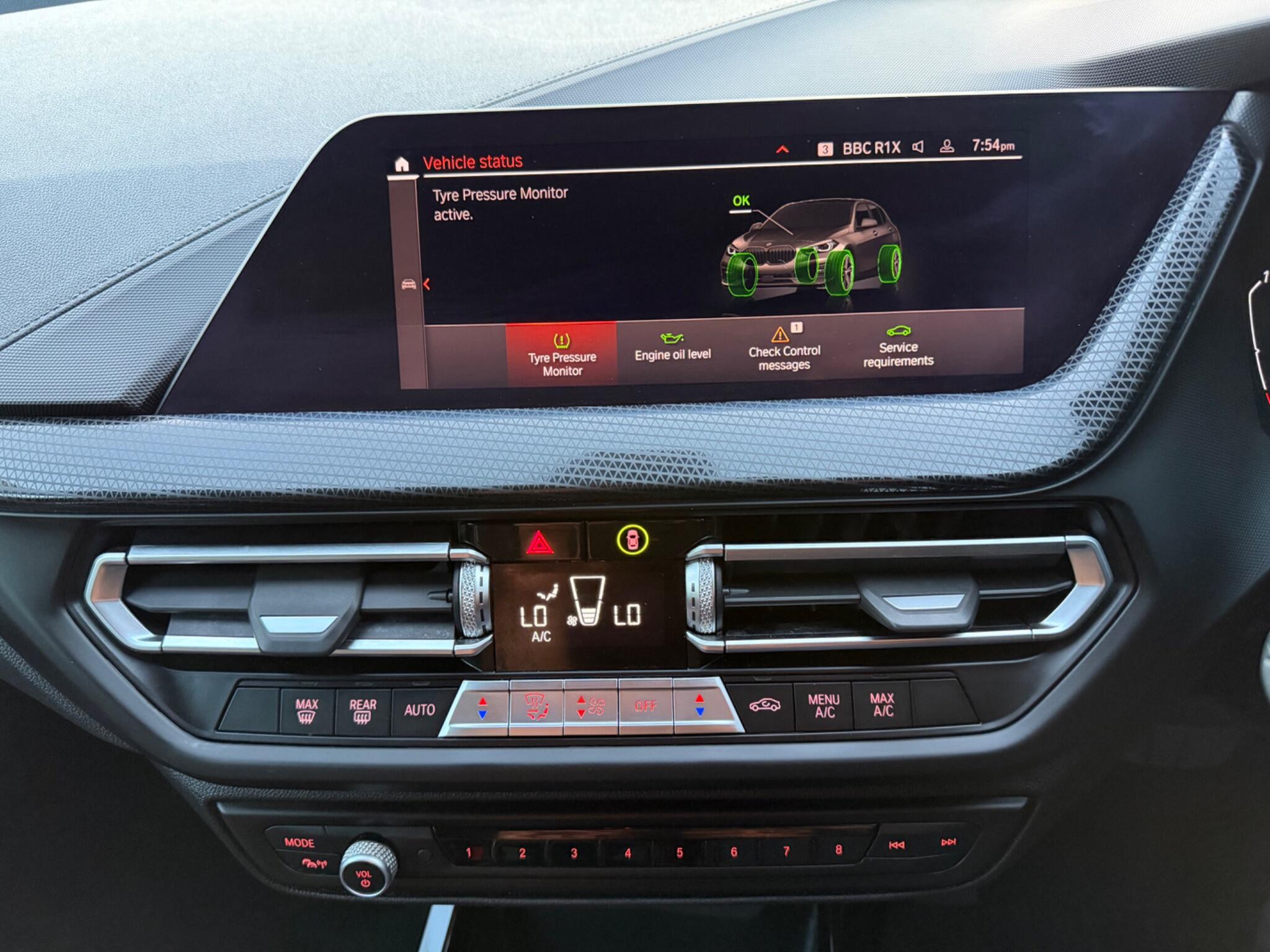 BMW 1 Series view 40