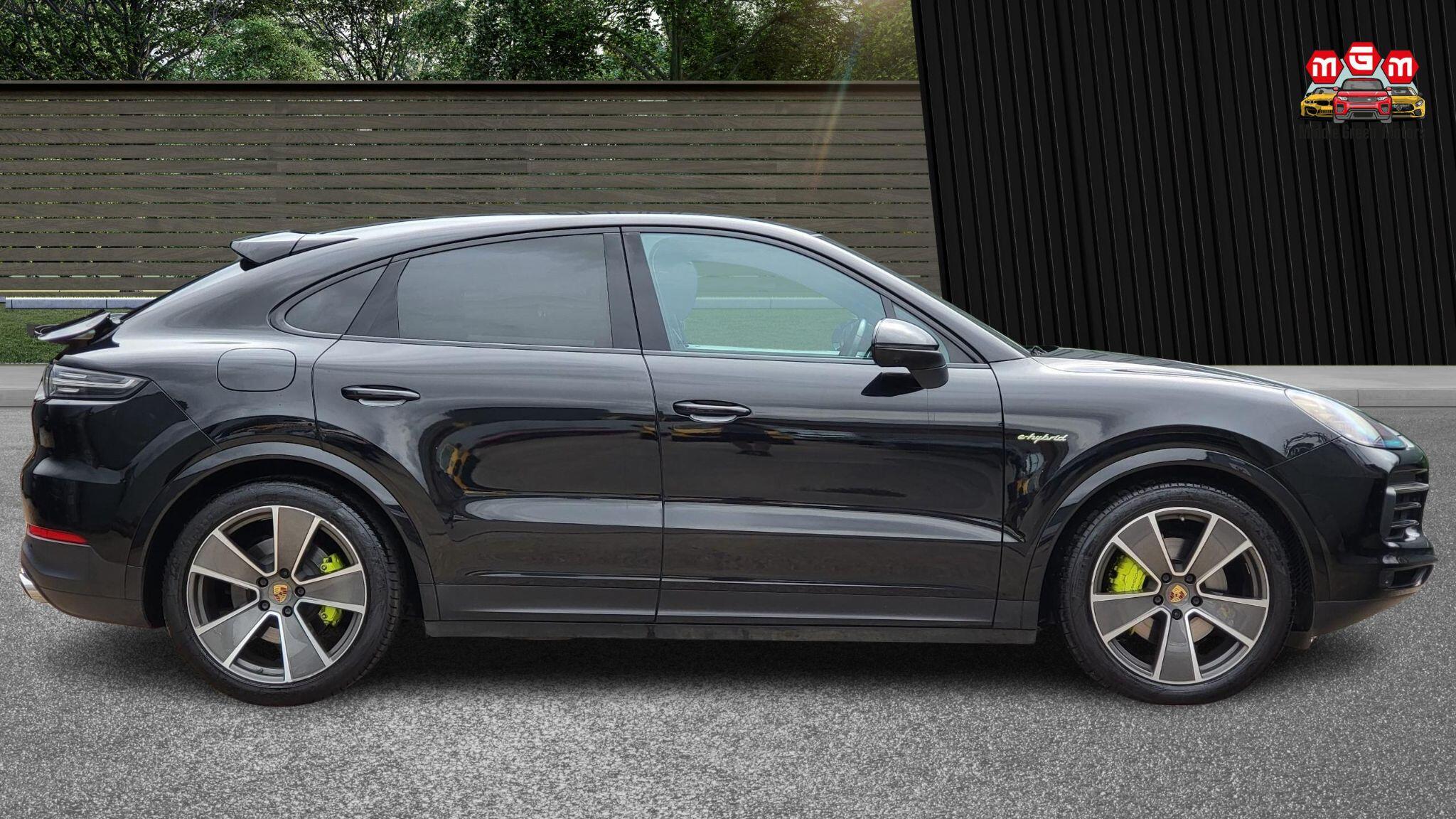 Porsche Cayenne view 8