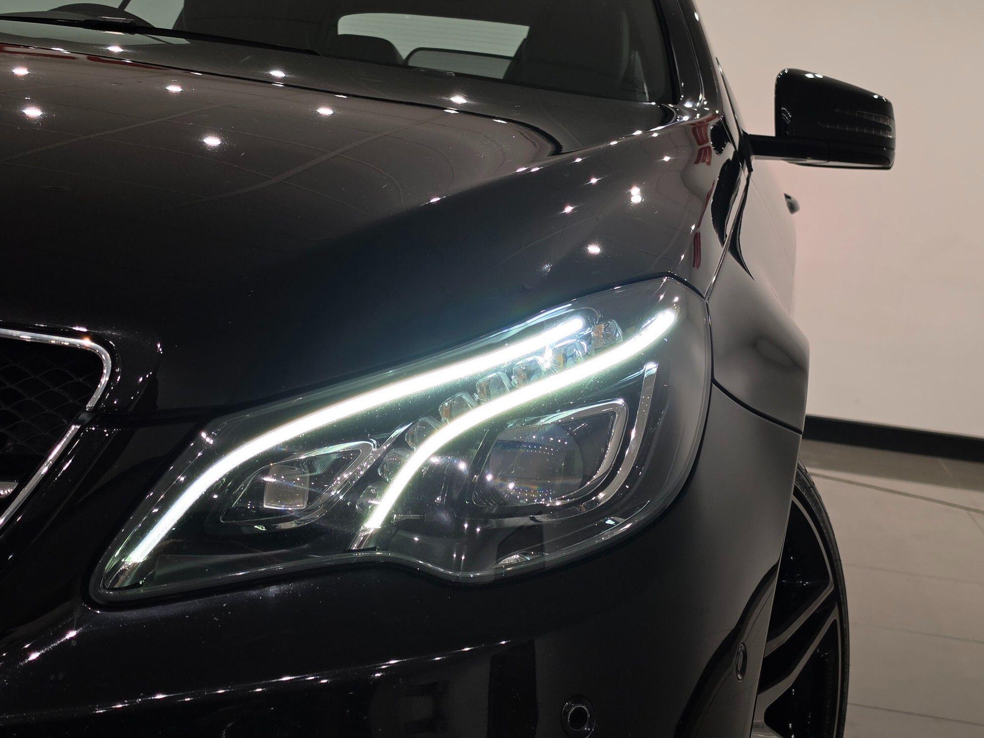 Mercedes-Benz E-Class view 43