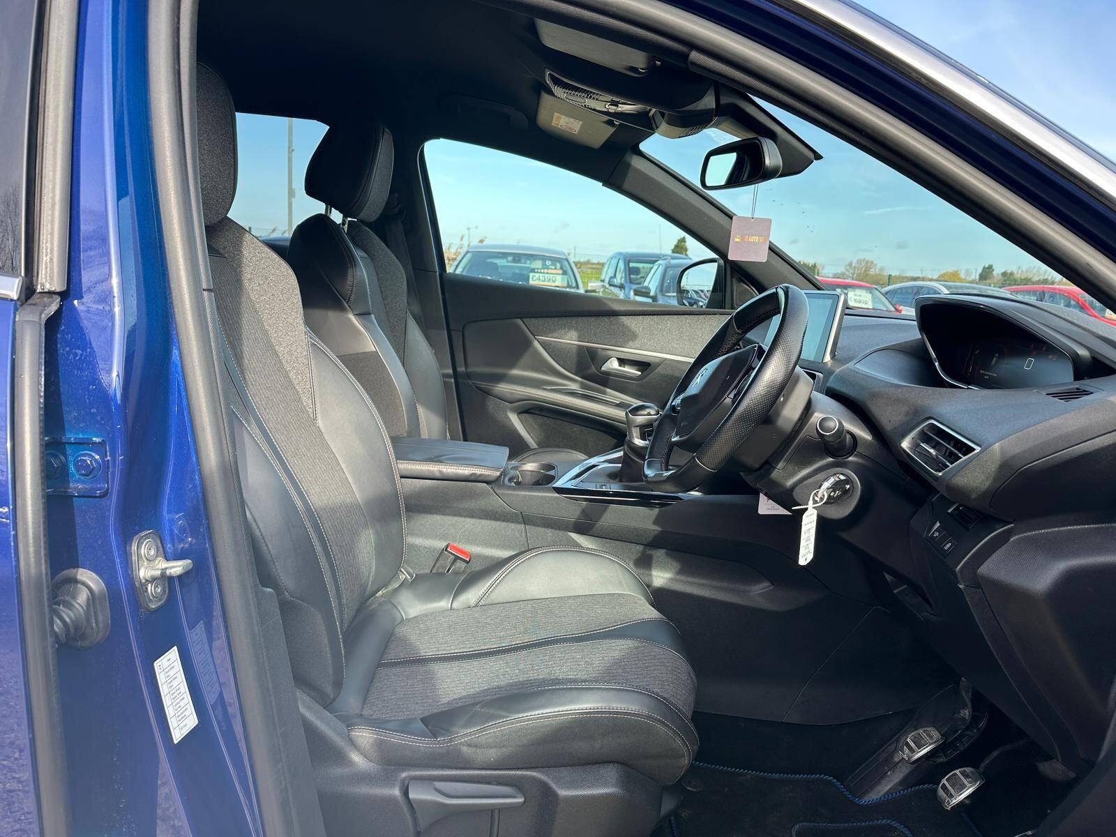 Peugeot 3008 view 7
