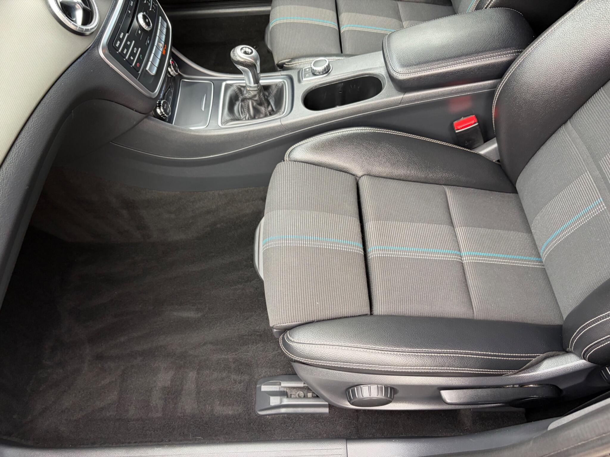 Mercedes-Benz Cla view 76