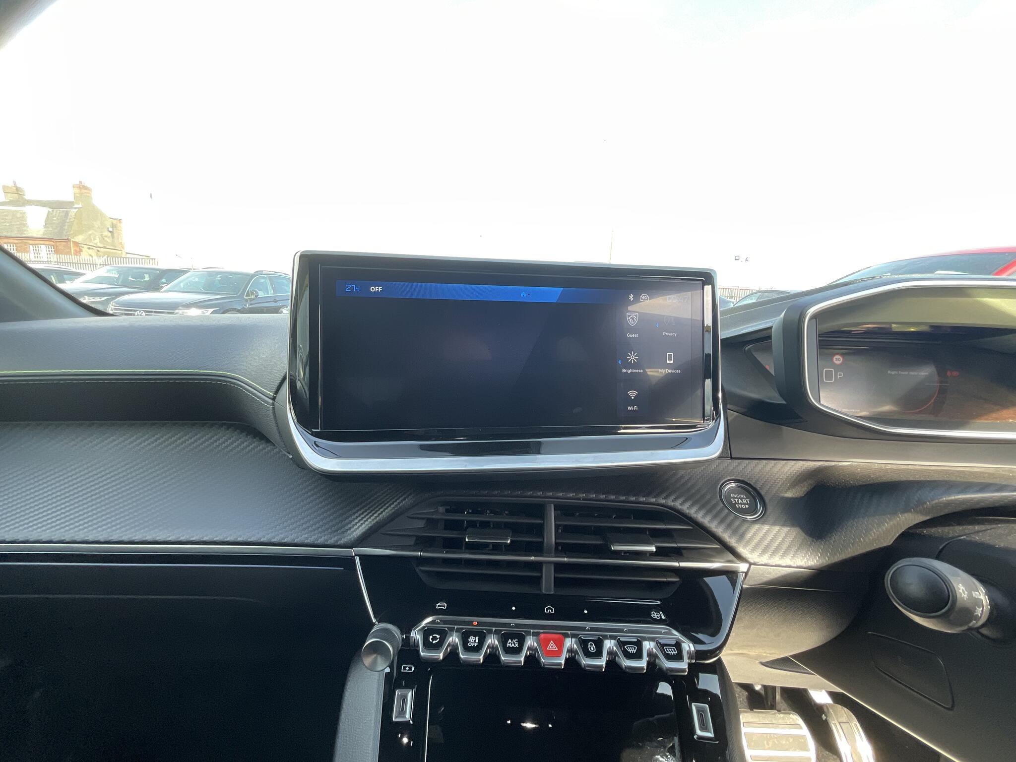 Peugeot 208 view 25