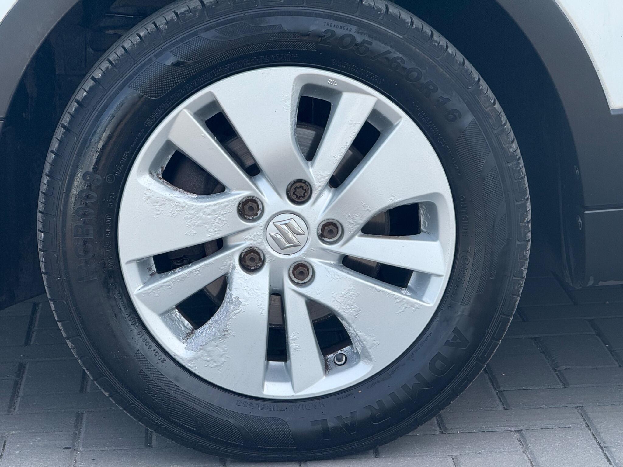Suzuki SX4 S-Cross view 14