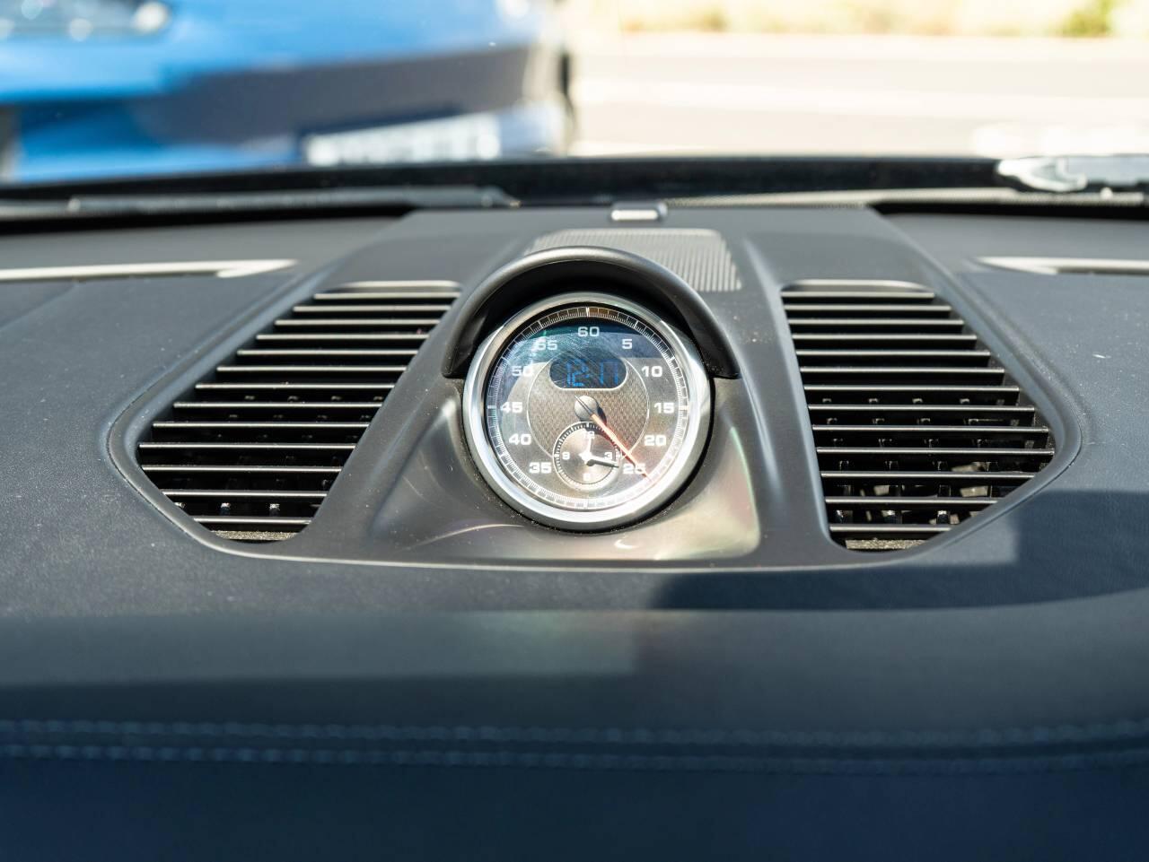 Porsche 911 view 49
