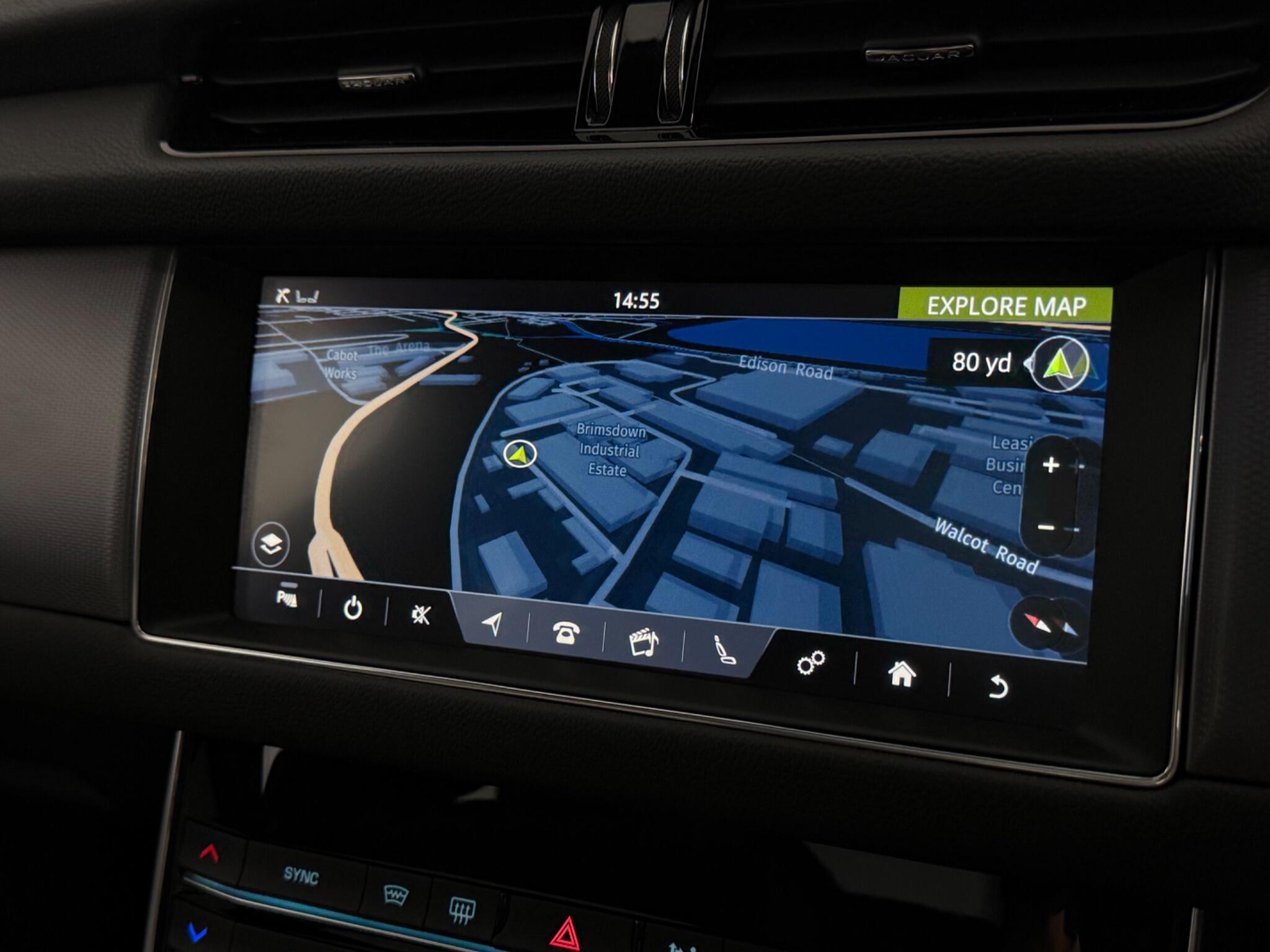 Jaguar XF view 23