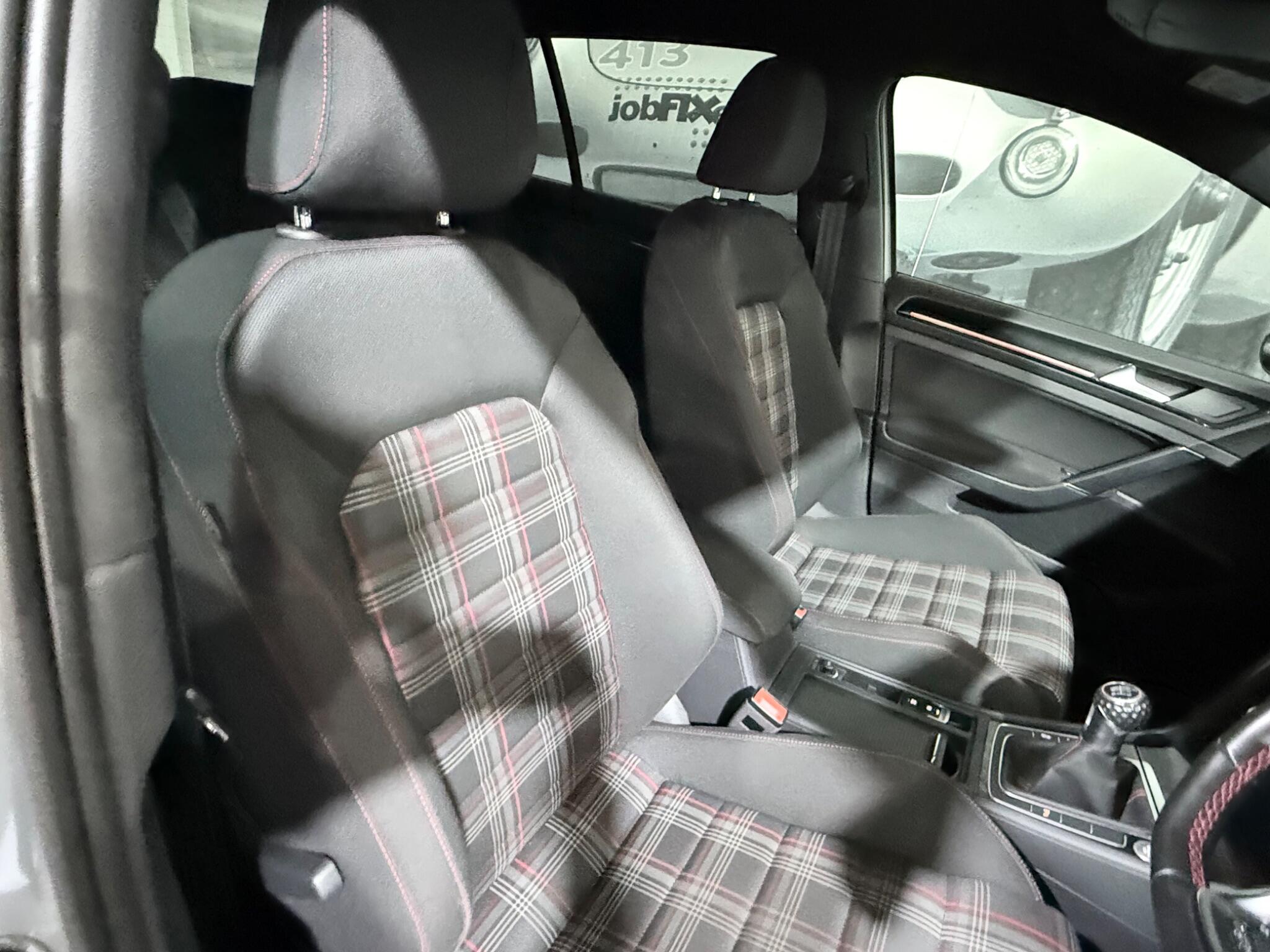 Volkswagen Golf view 9