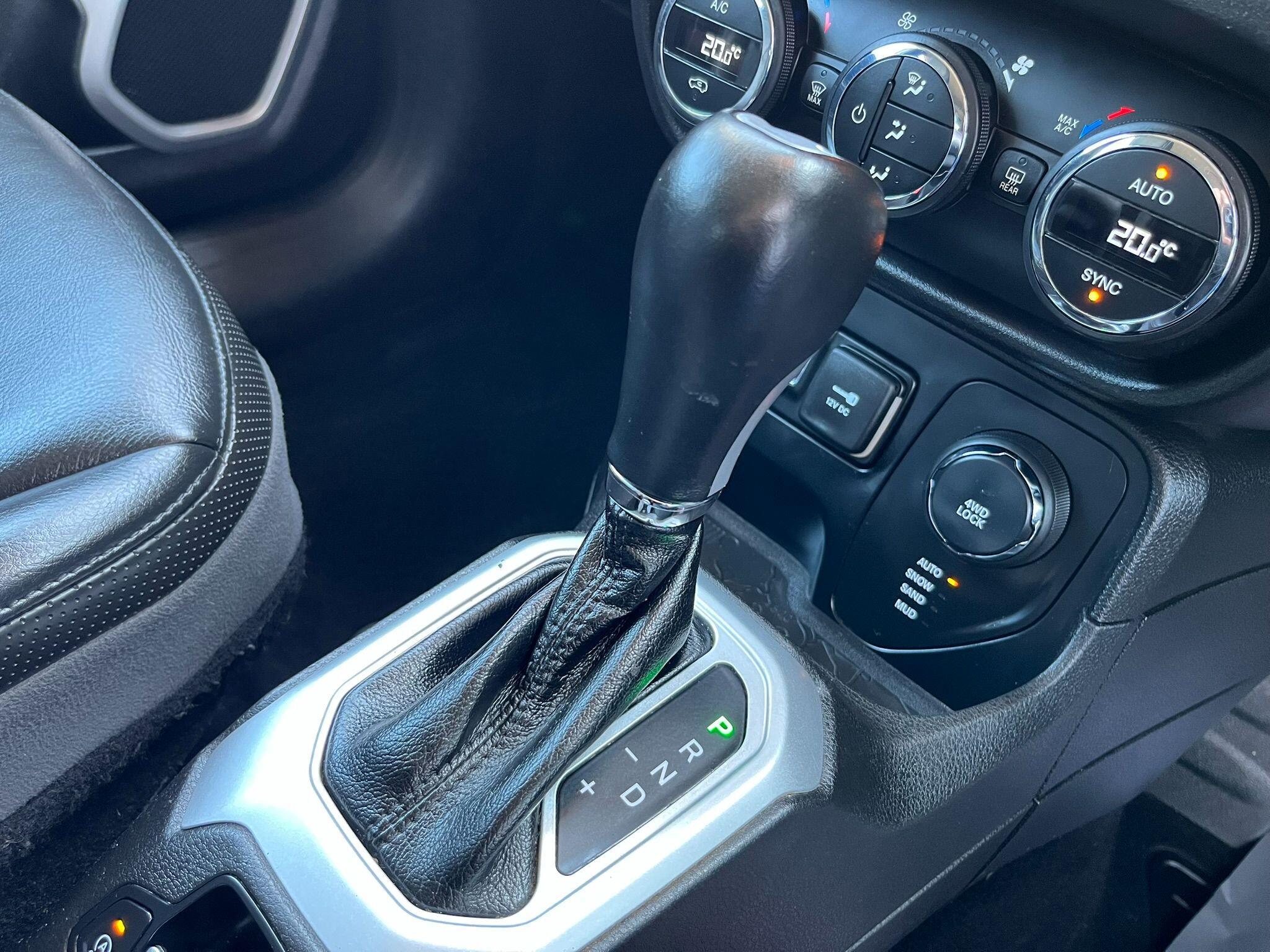 Jeep Renegade view 24