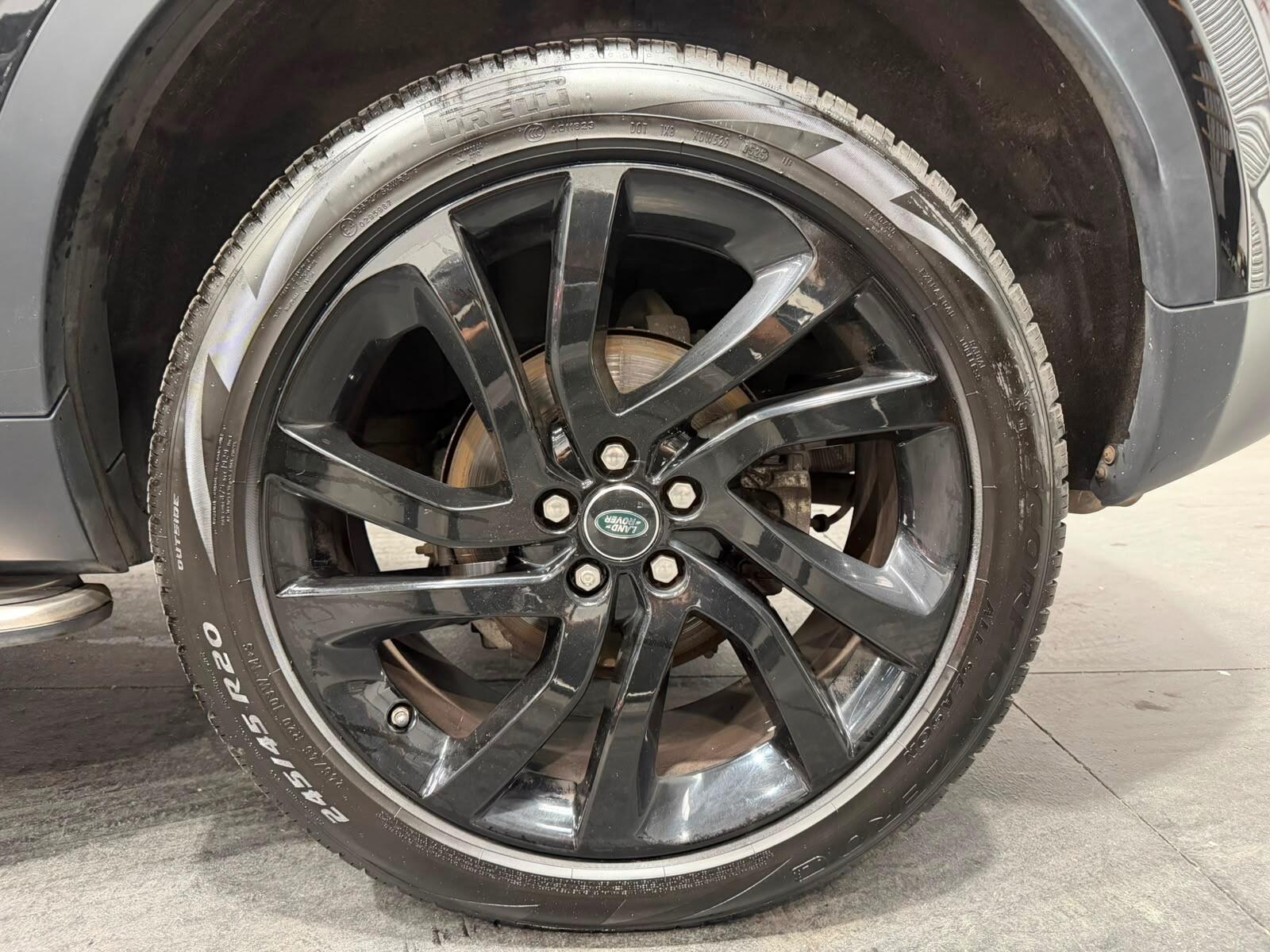 Land Rover Discovery Sport view 26
