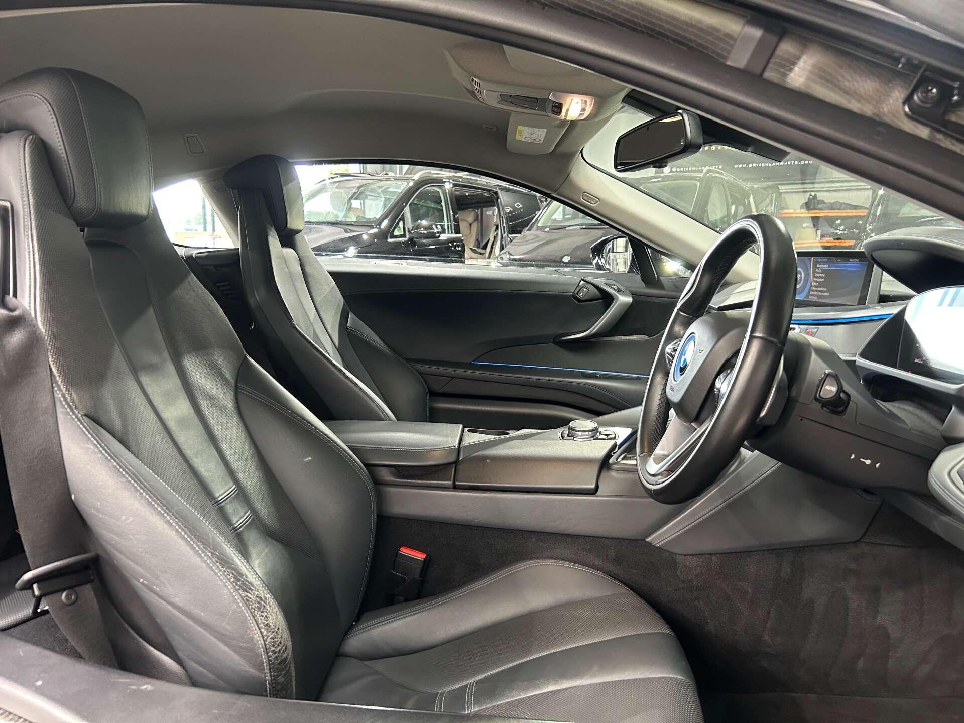 BMW I8 view 2
