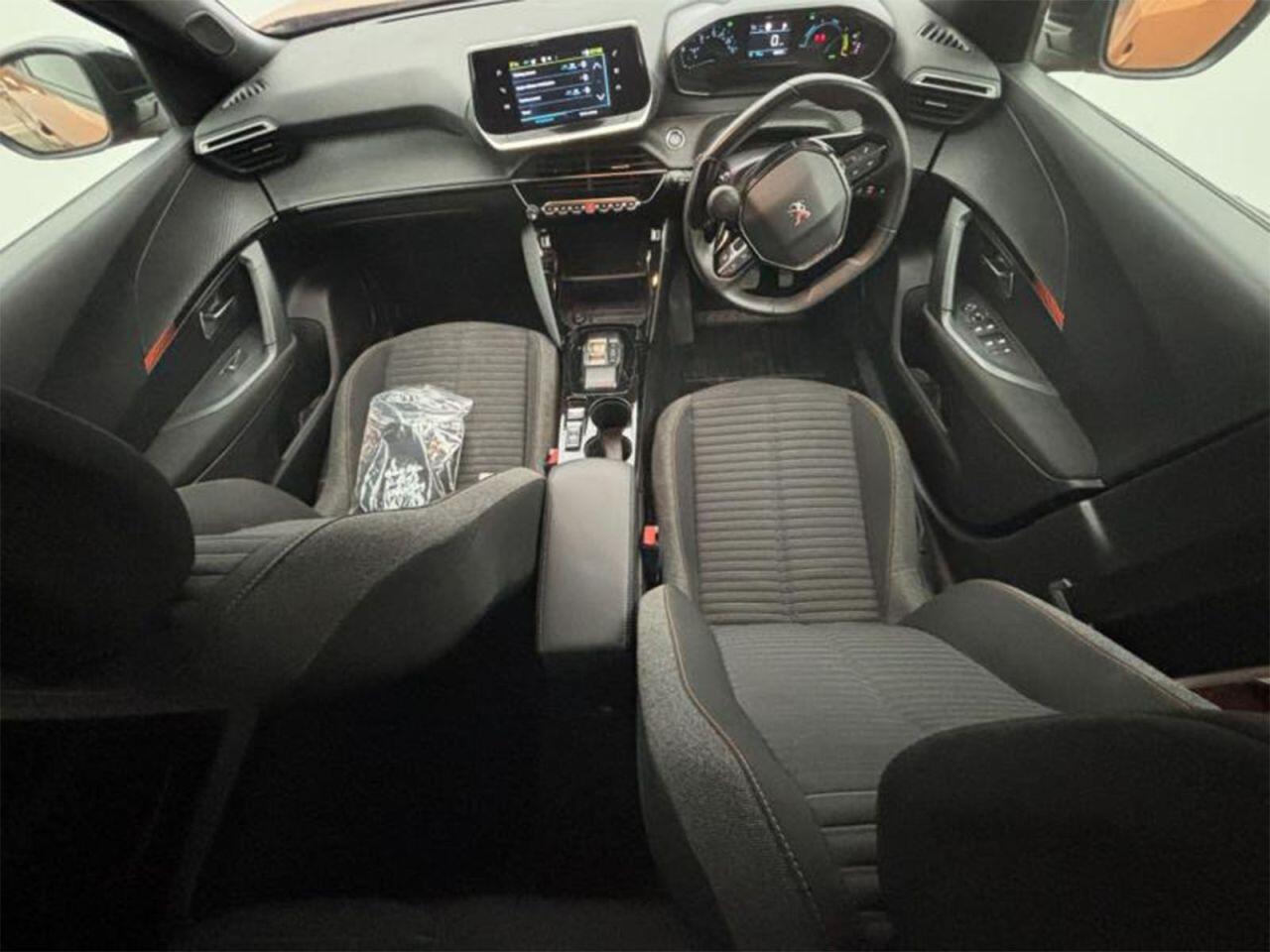 Peugeot E-2008 view 5