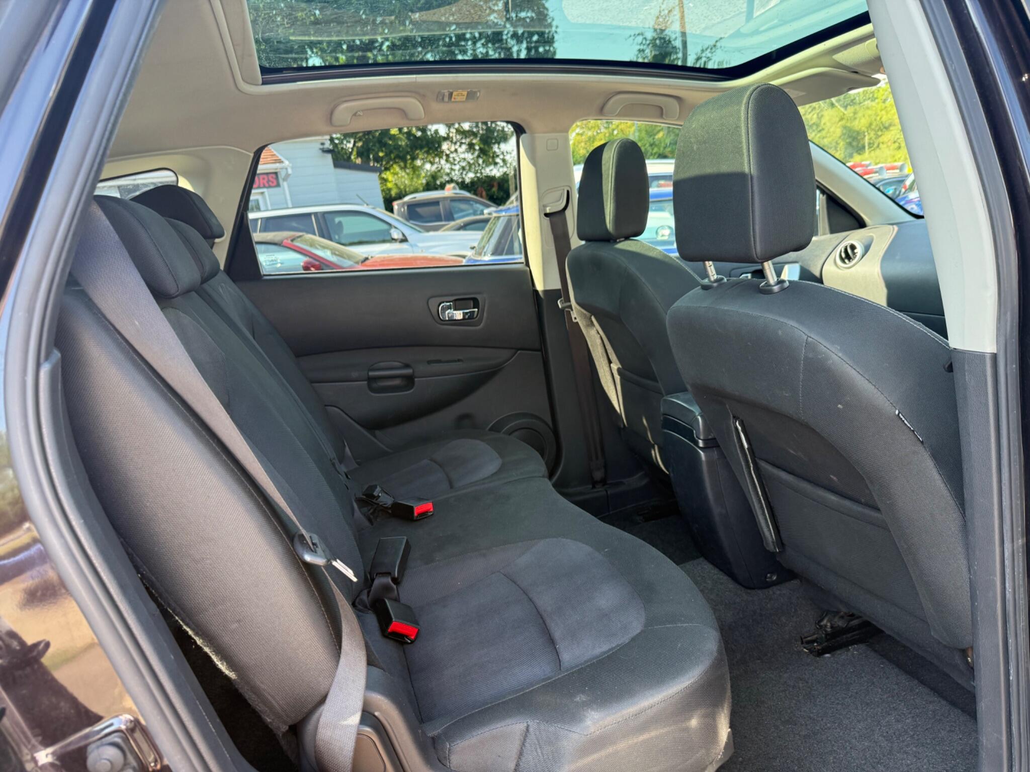 Nissan Qashqai+2 view 25