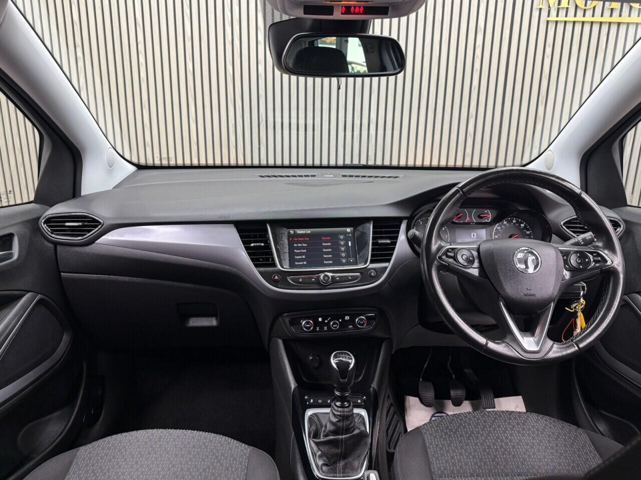 Vauxhall Crossland X view 8