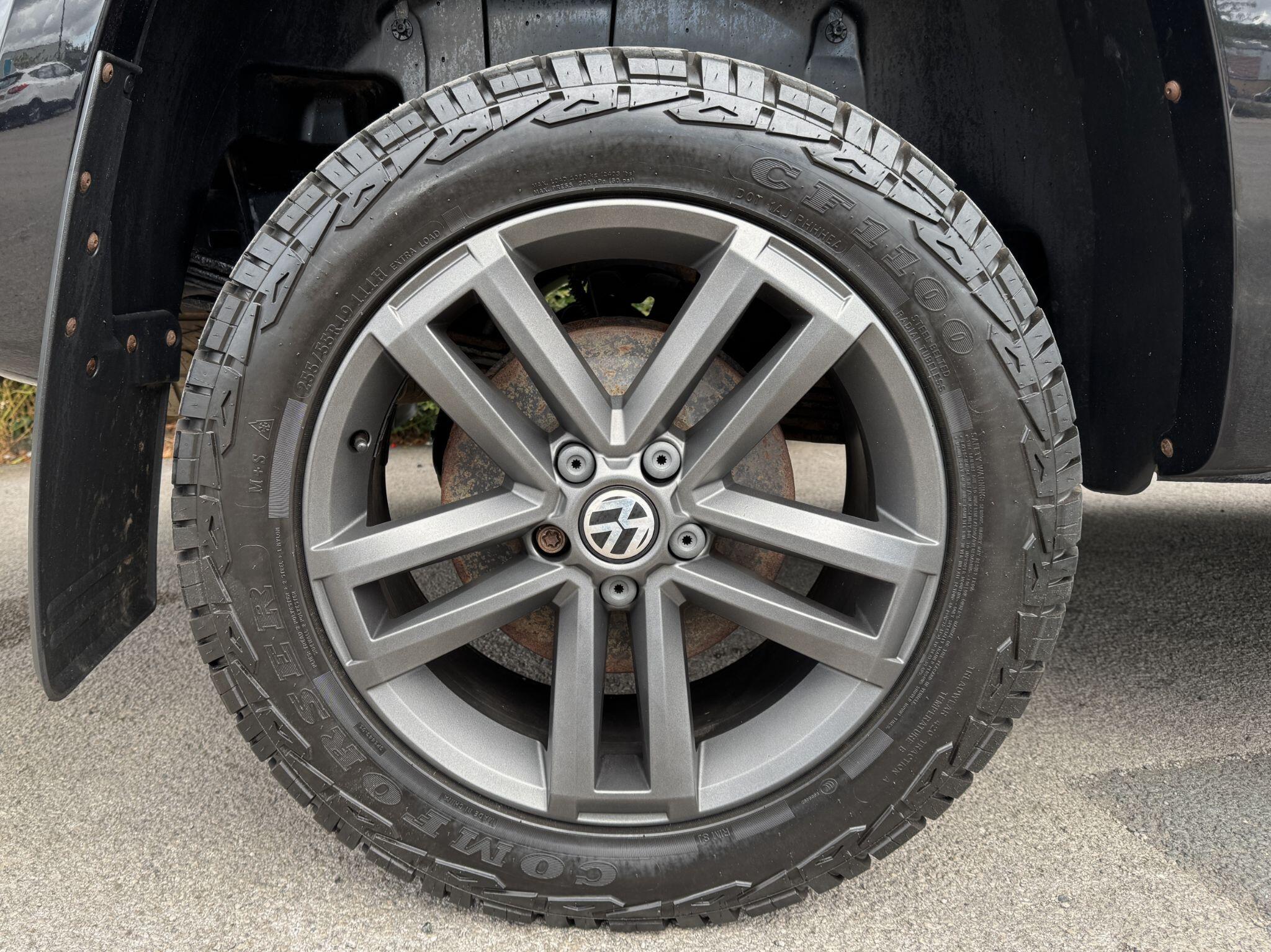 Volkswagen Amarok view 34