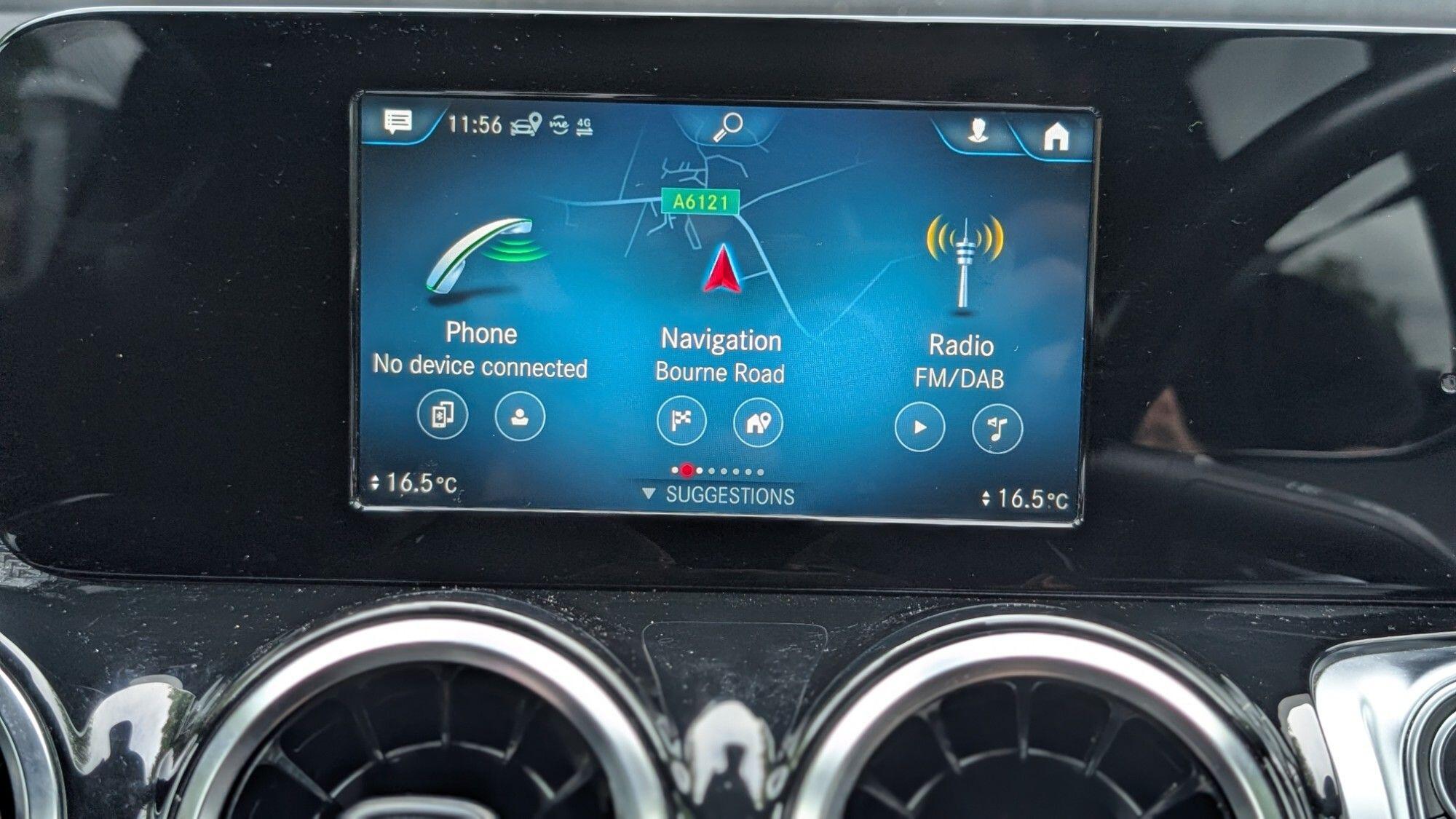 Mercedes-Benz GLB view 17