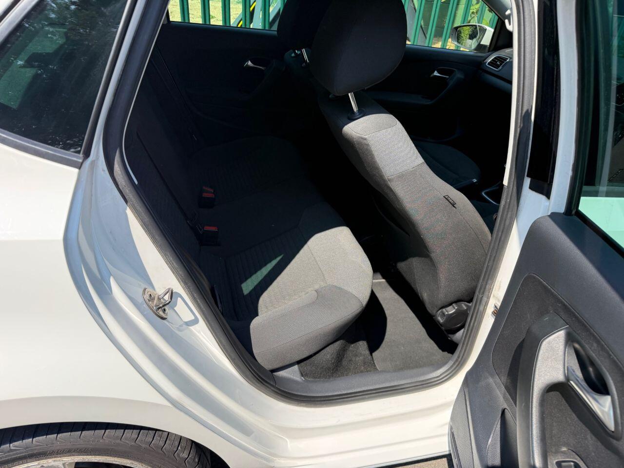 Volkswagen Polo view 27