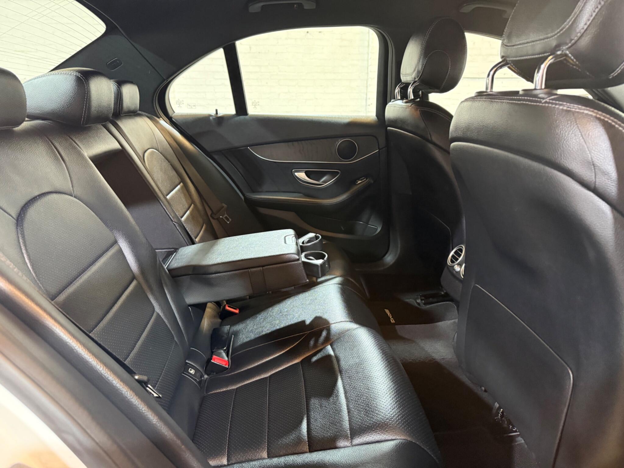 Mercedes-Benz C-Class view 23