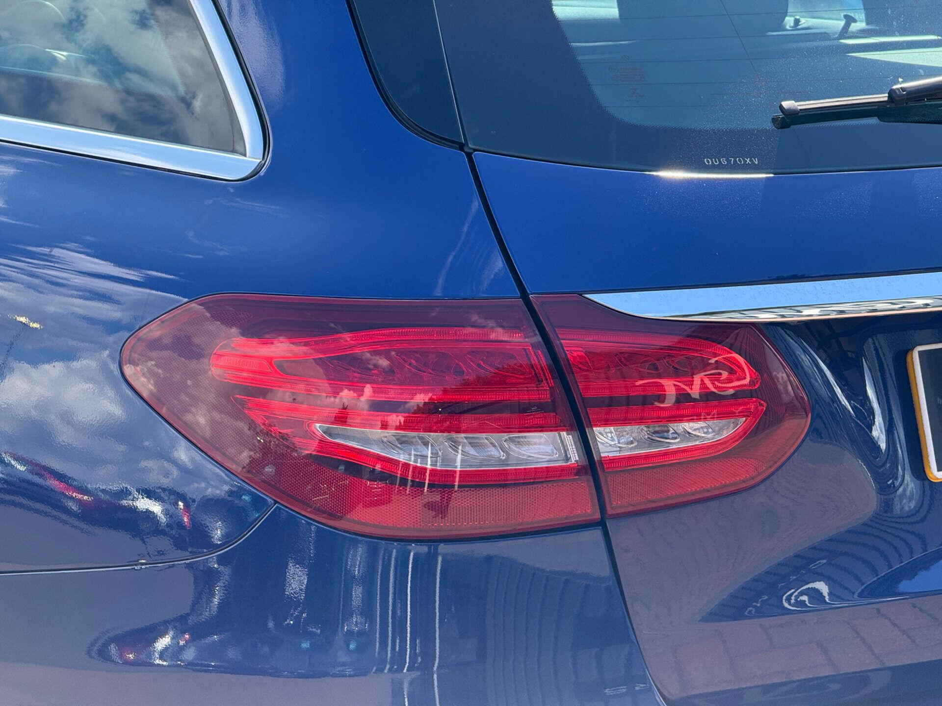 Mercedes-Benz C-Class view 22