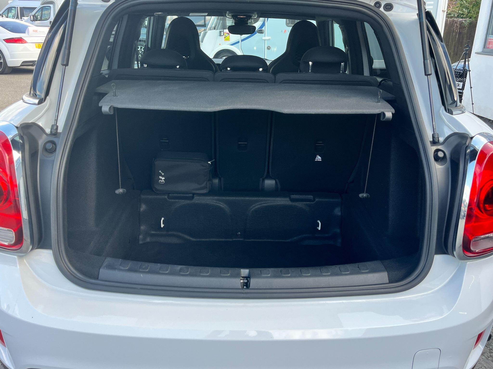 Mini Countryman view 22
