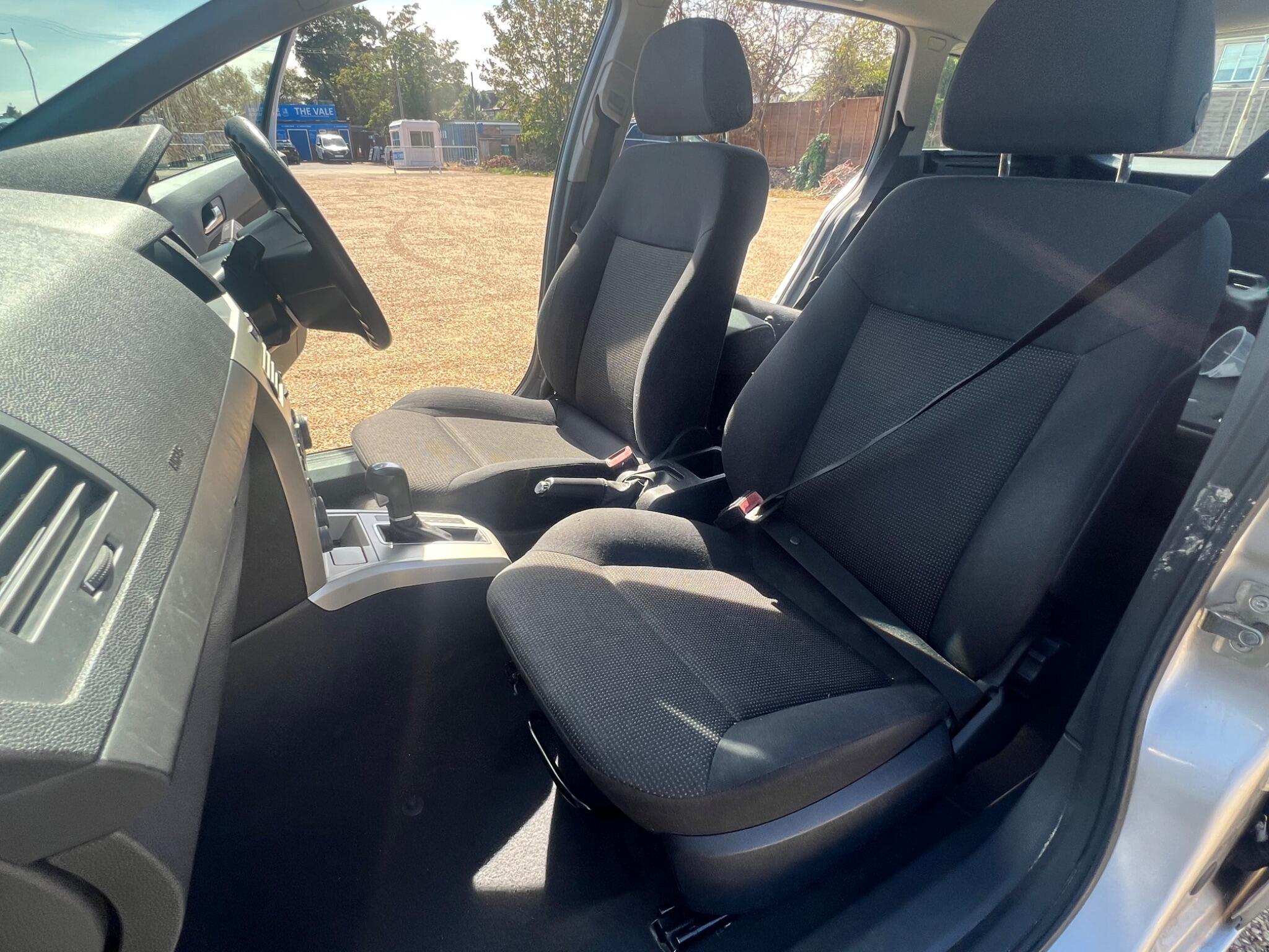 Vauxhall Astra view 24