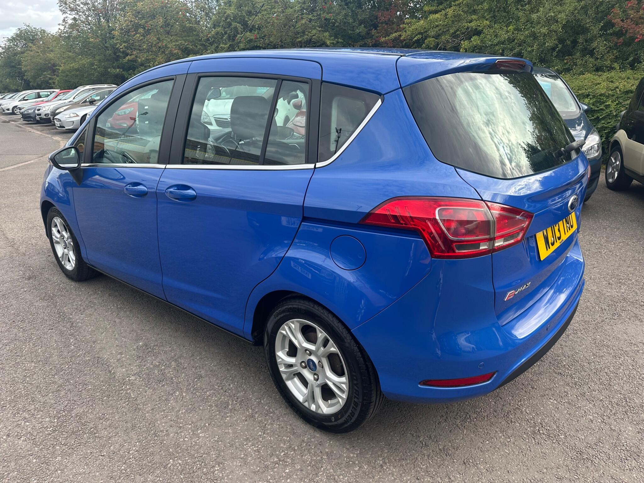 Ford B-Max view 8