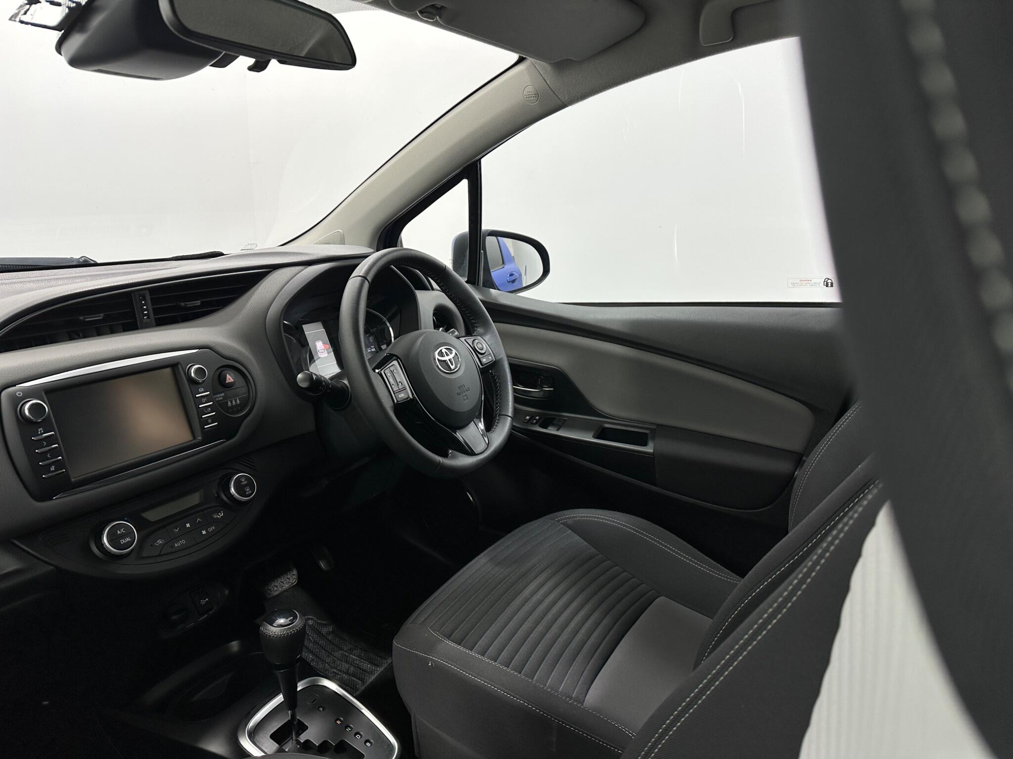 Toyota Yaris view 25