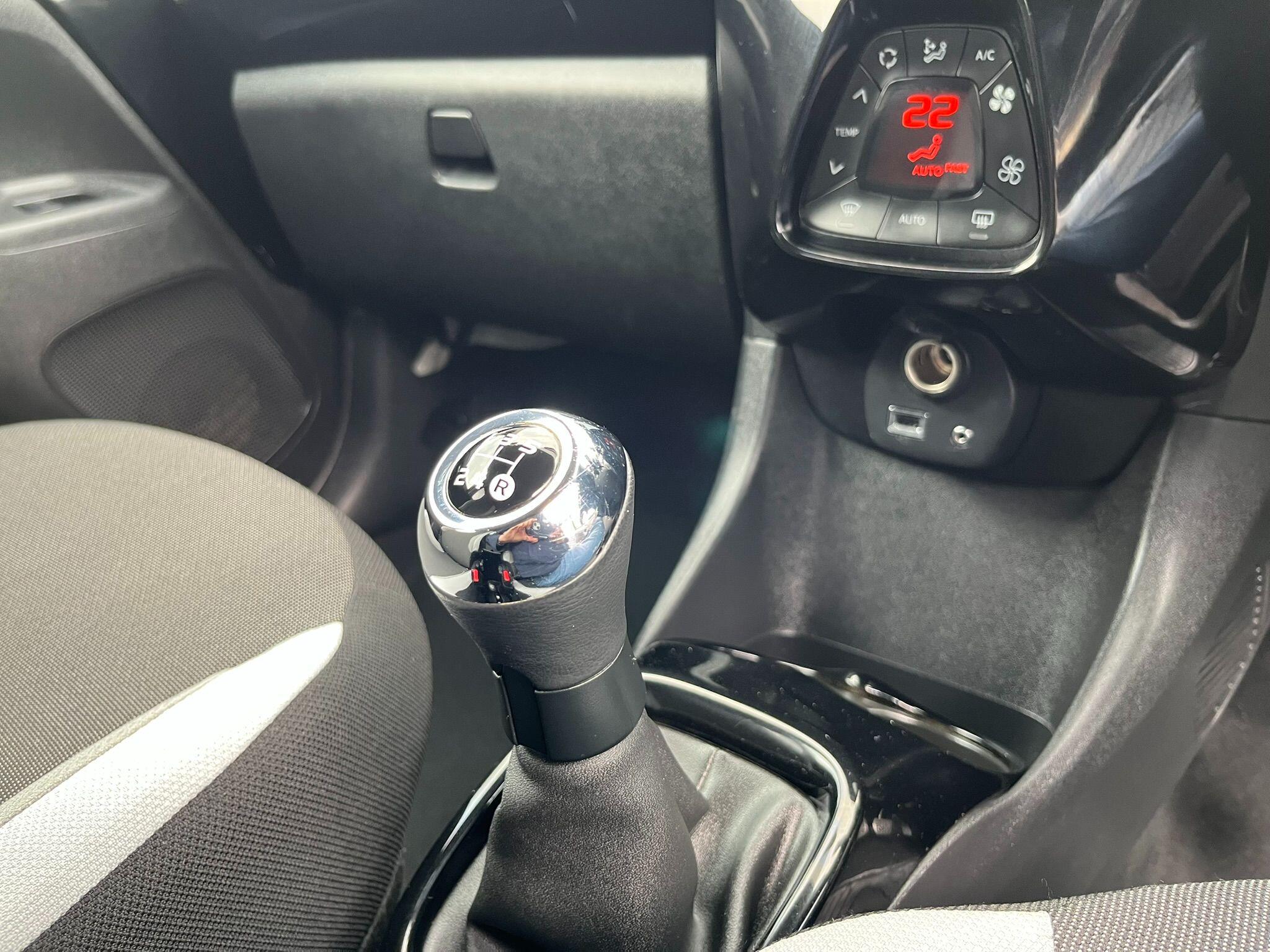 Toyota Aygo view 25