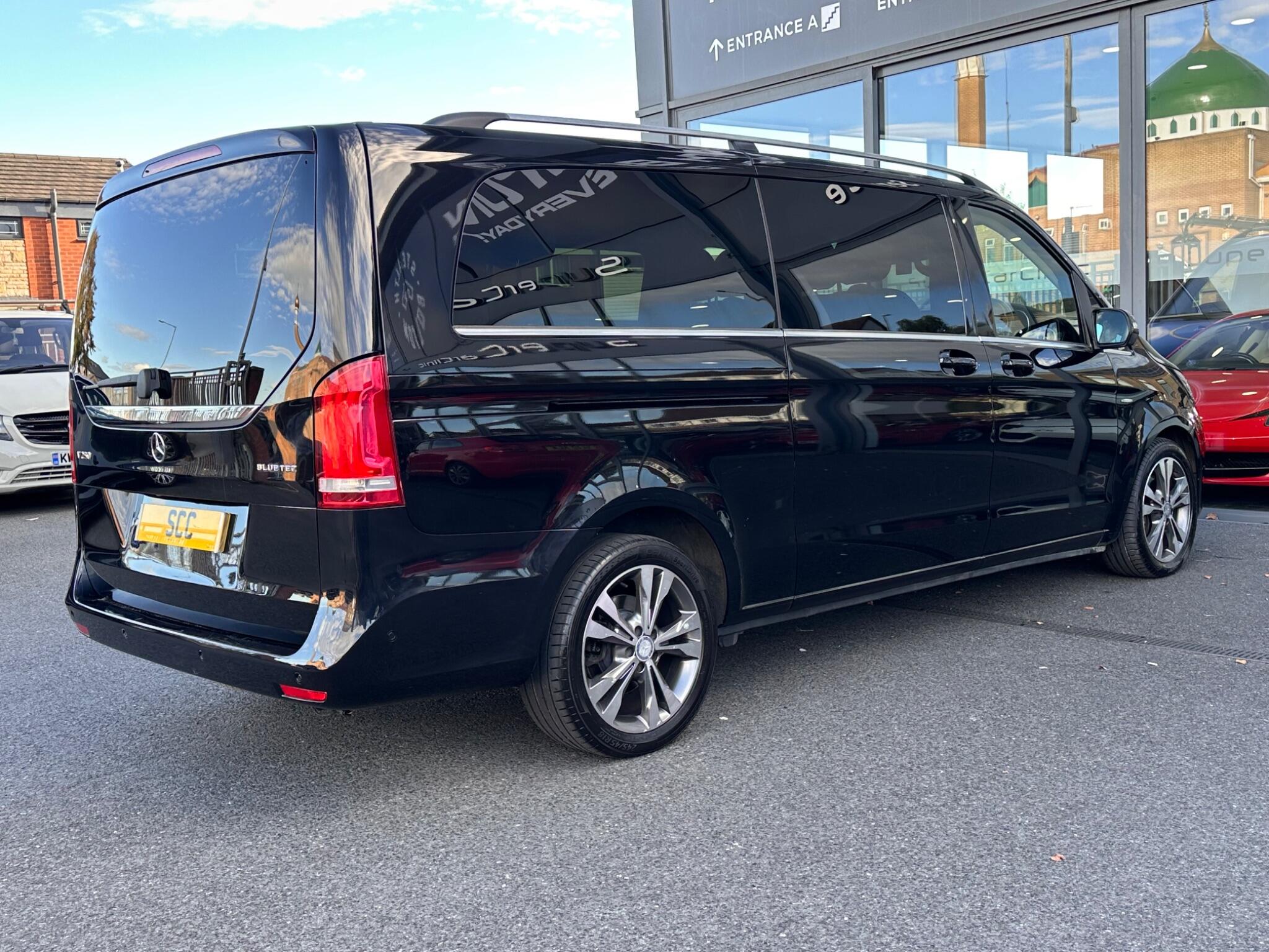 Mercedes-Benz V-Class view 4