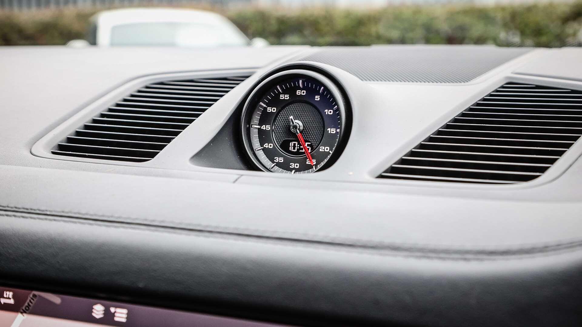 Porsche Cayenne view 25