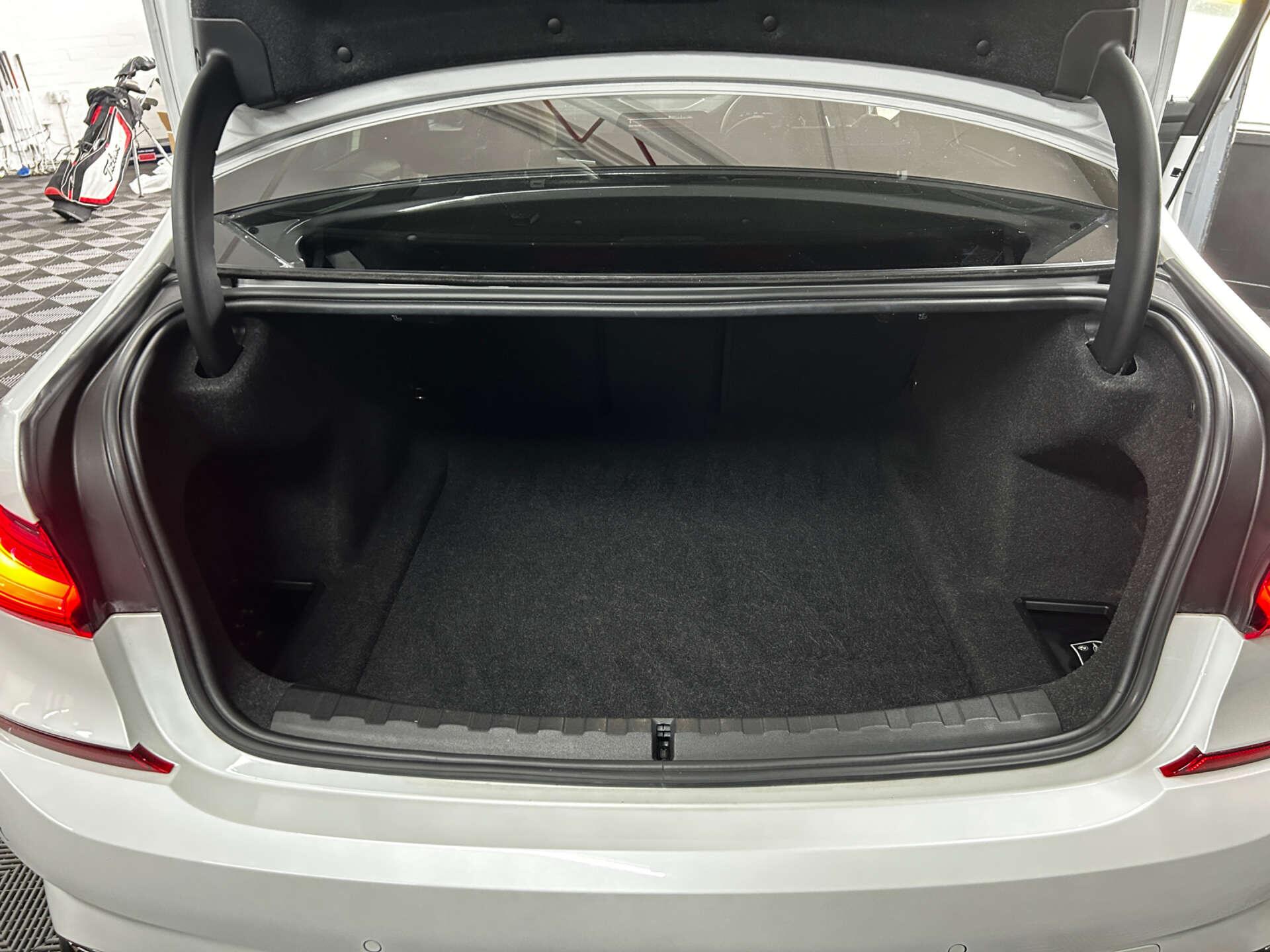 BMW 3 Series view 59