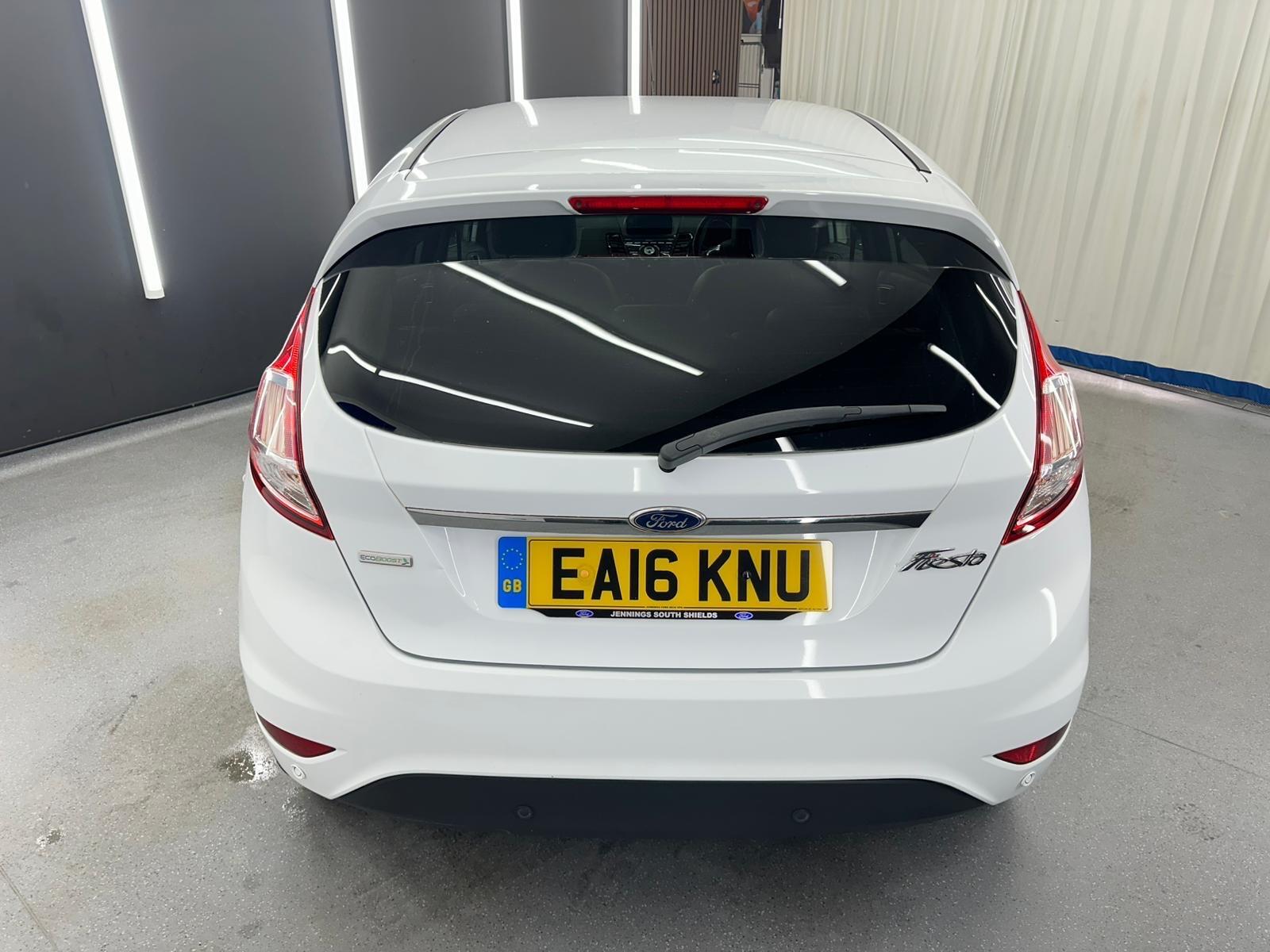Ford Fiesta view 13
