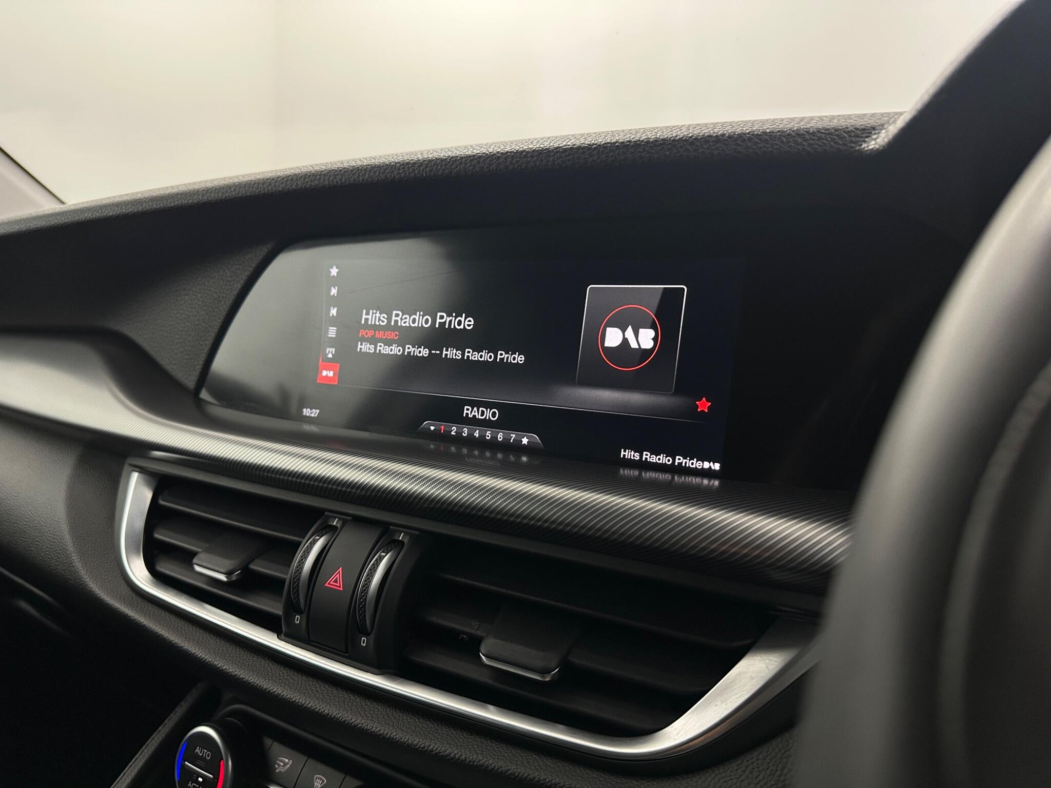 Alfa Romeo Stelvio view 26