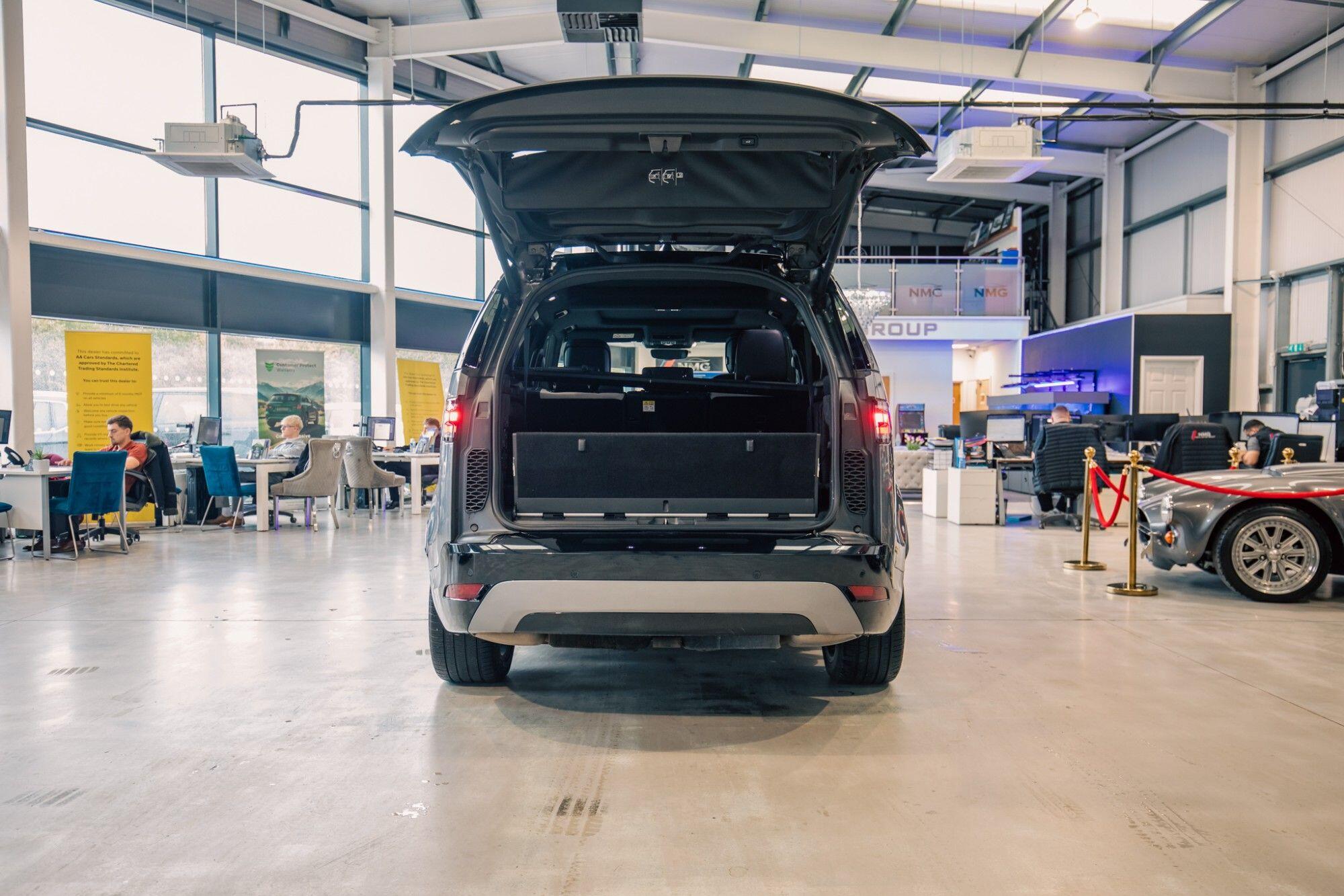 Land Rover Discovery view 68