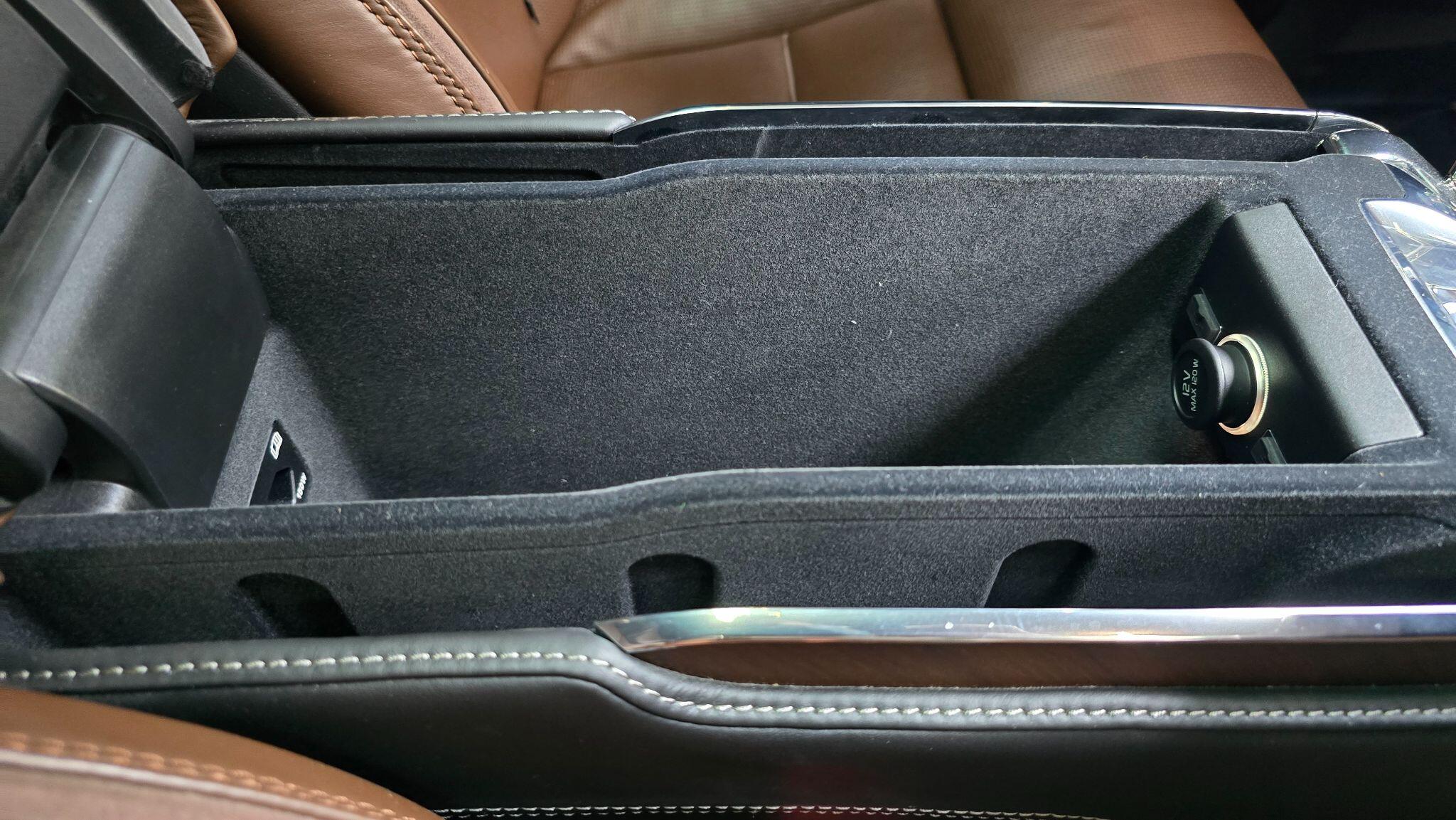 Volvo XC90 view 31