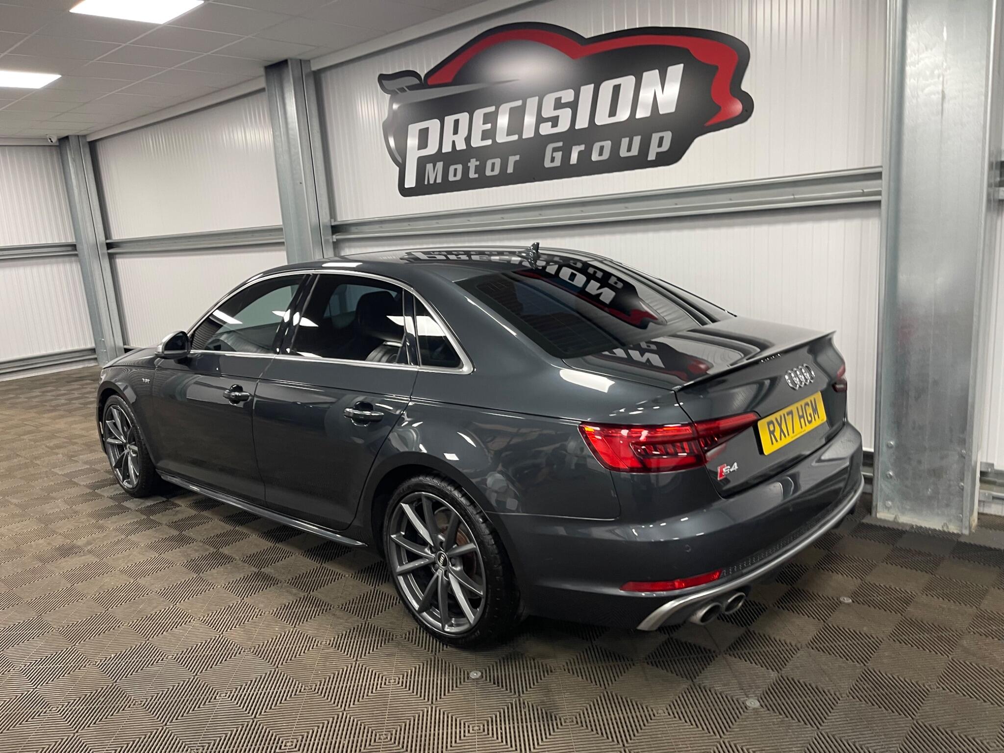 Audi S4 view 12