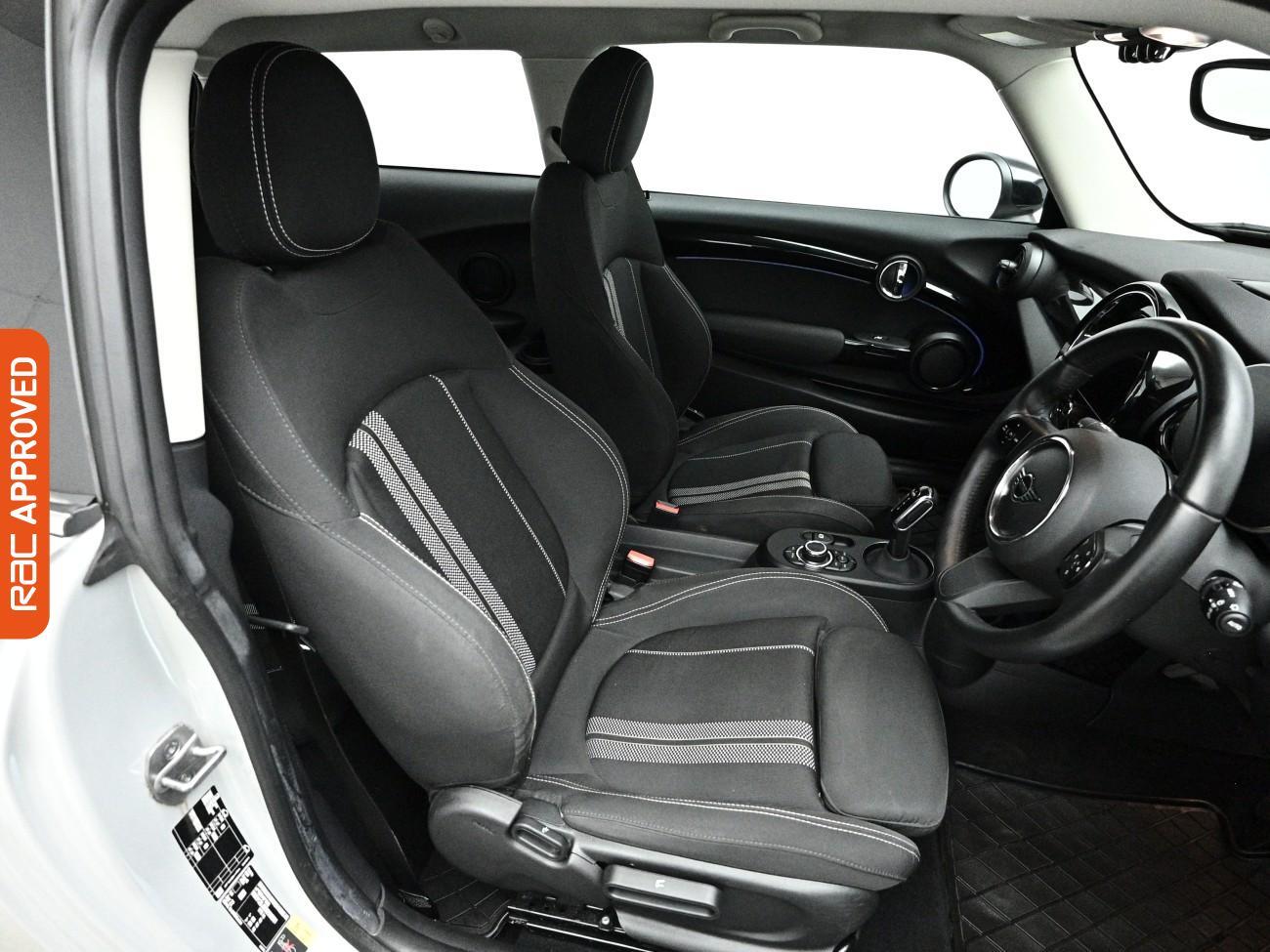 Mini Hatch view 12