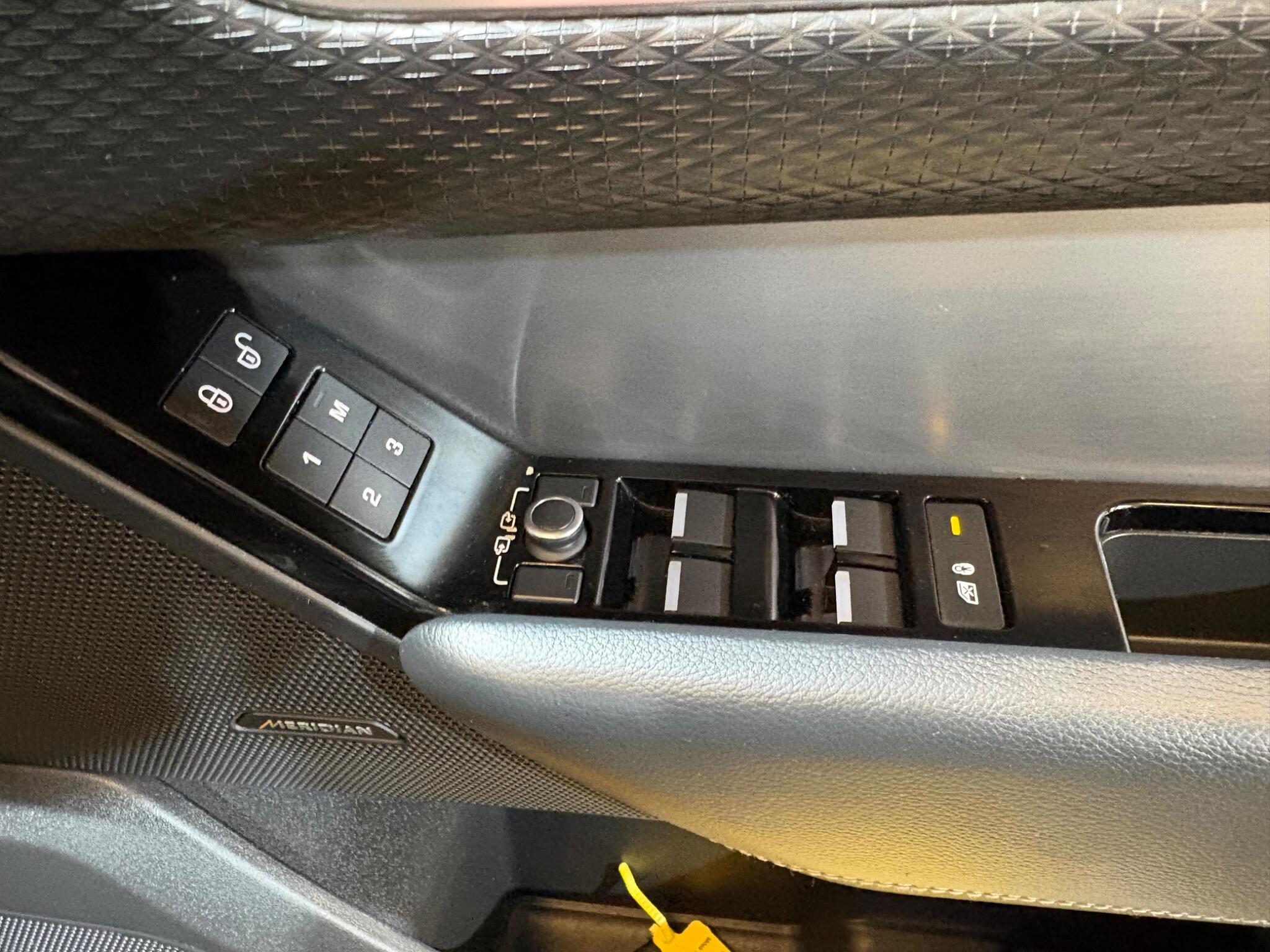 Land Rover Range Rover Velar view 45