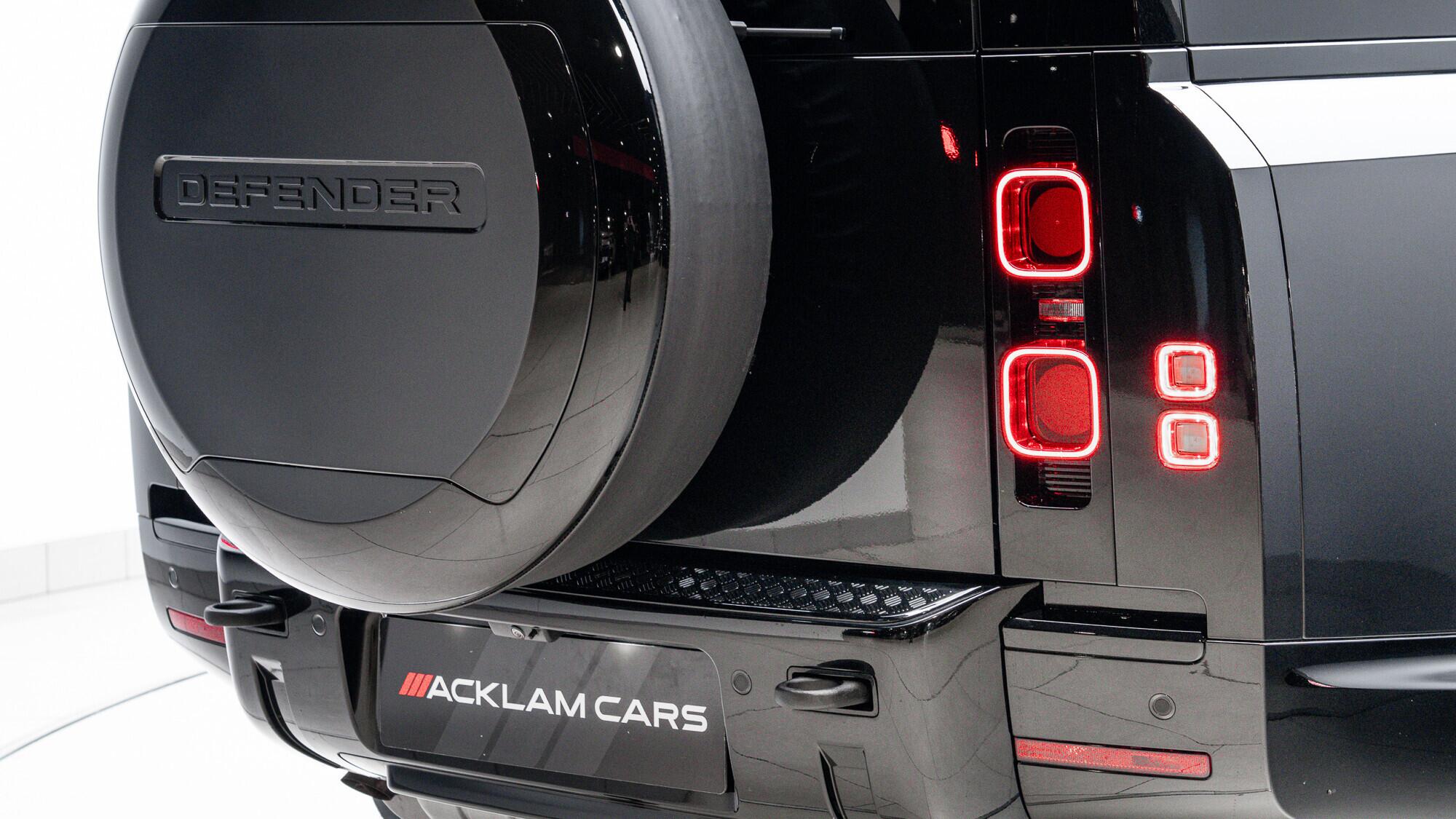 Land Rover Defender view 20