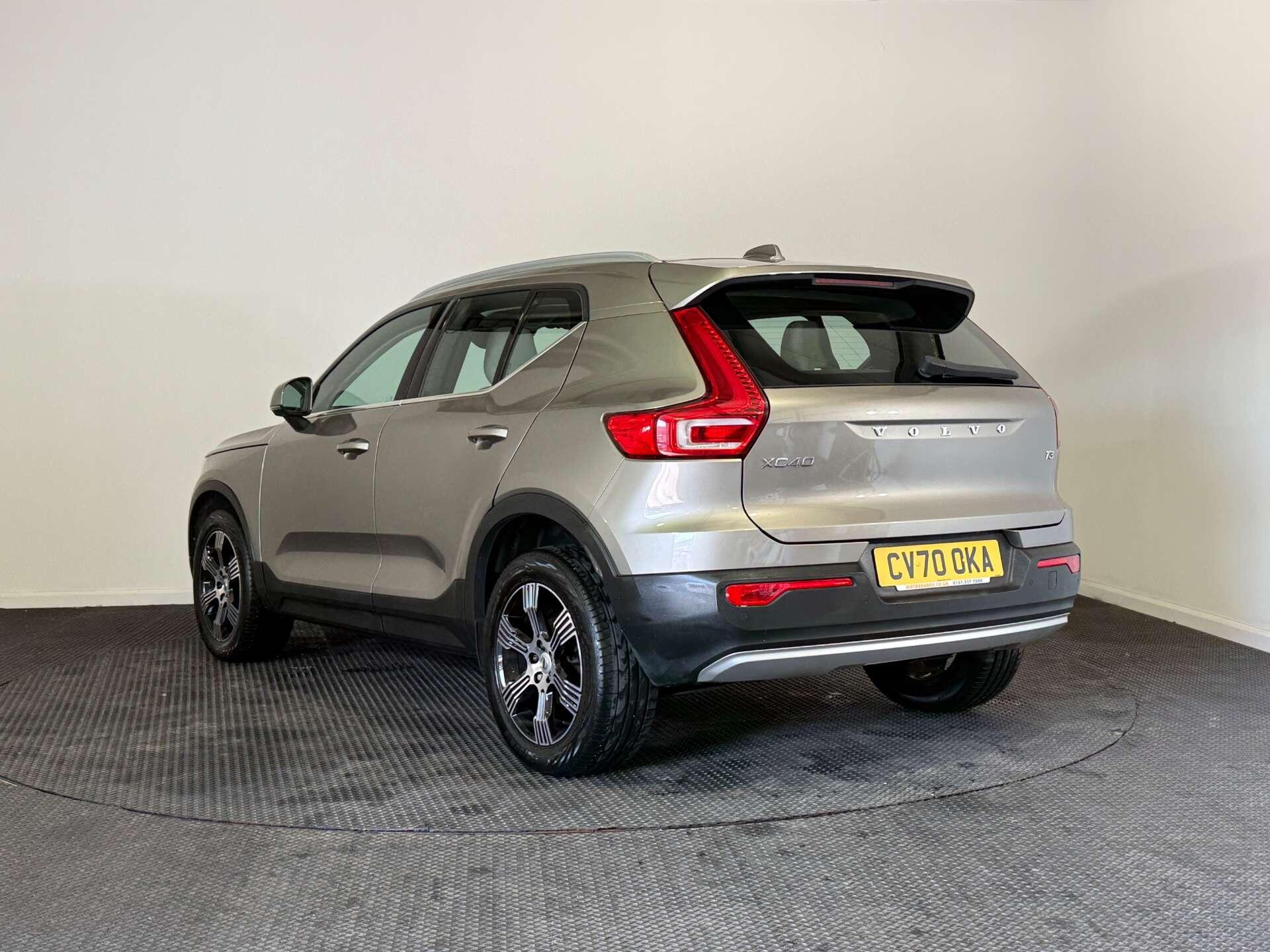 Volvo XC40 view 5